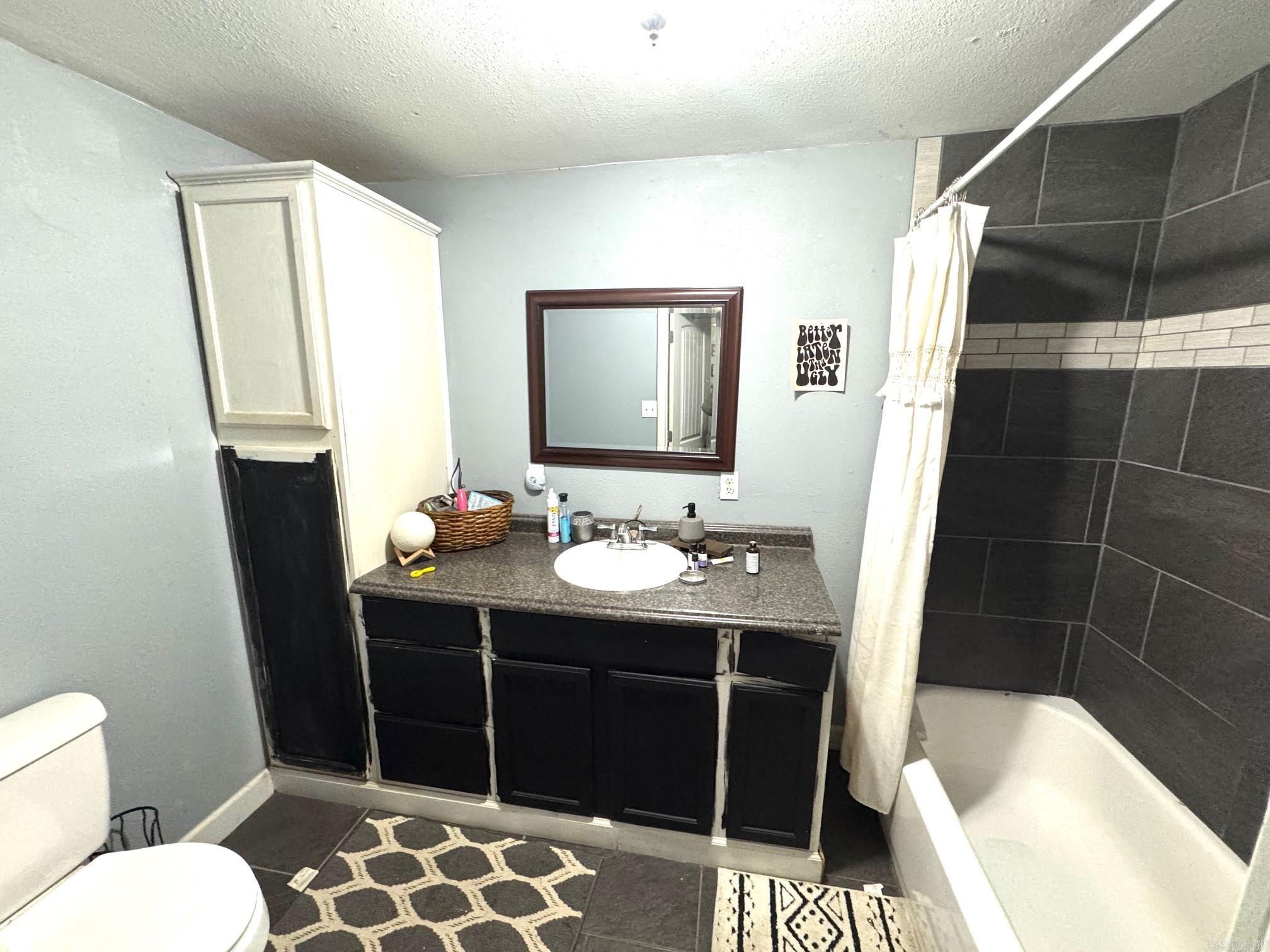 707 E Main  Paris, AR