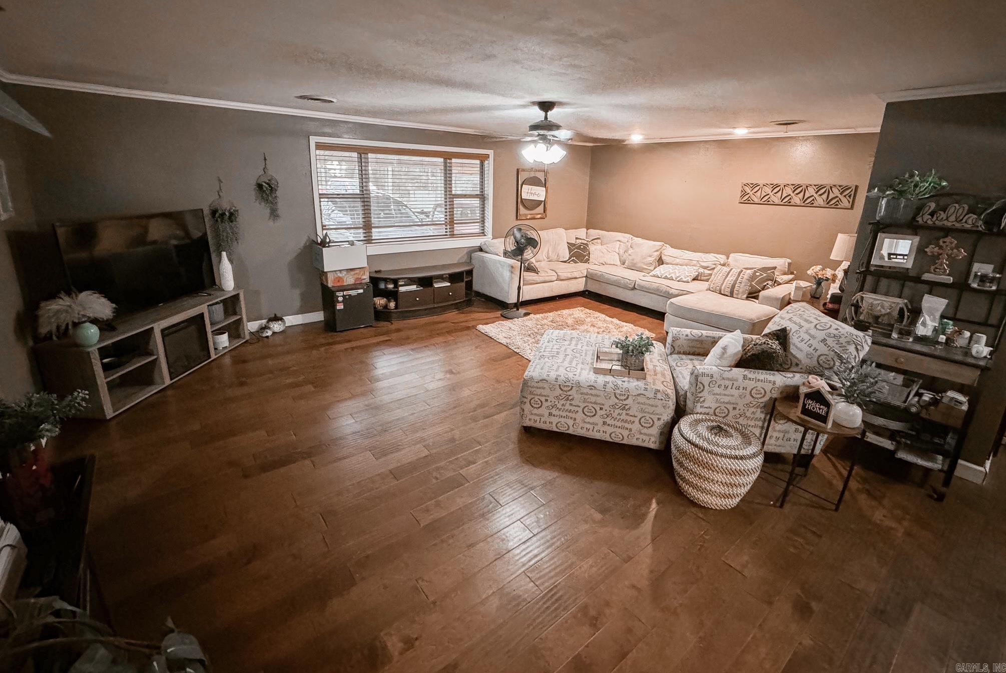 707 E Main  Paris, AR