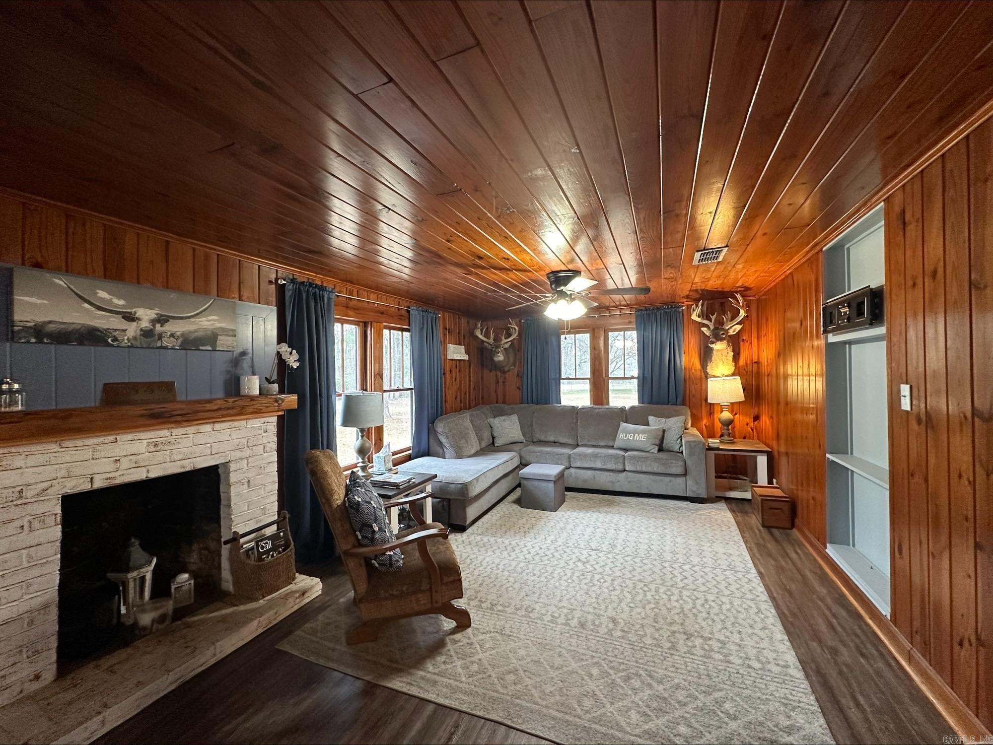 702 W Pine  Warren, AR