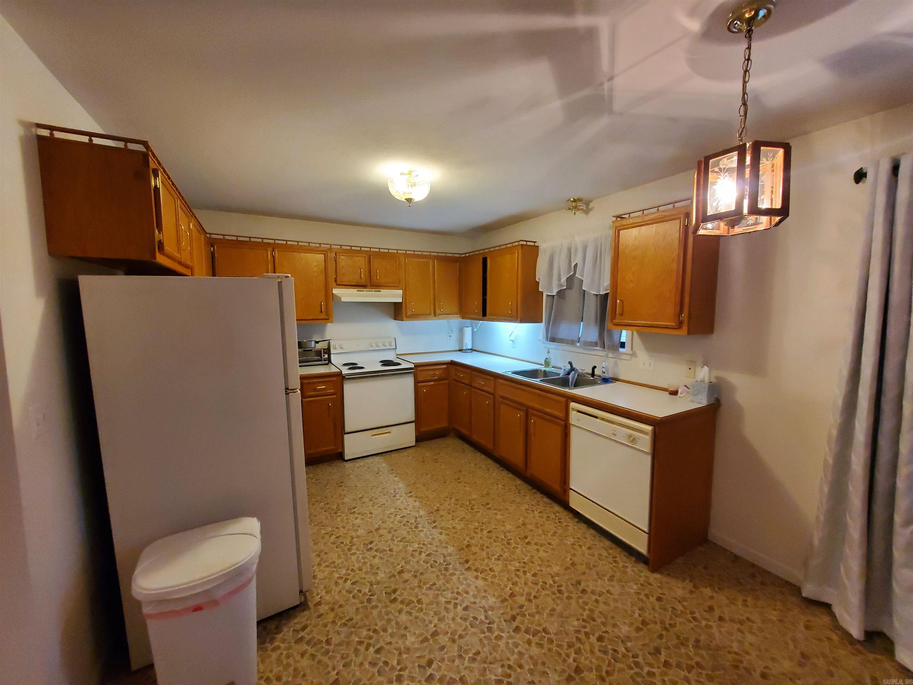 435  Ann  Piggott, AR