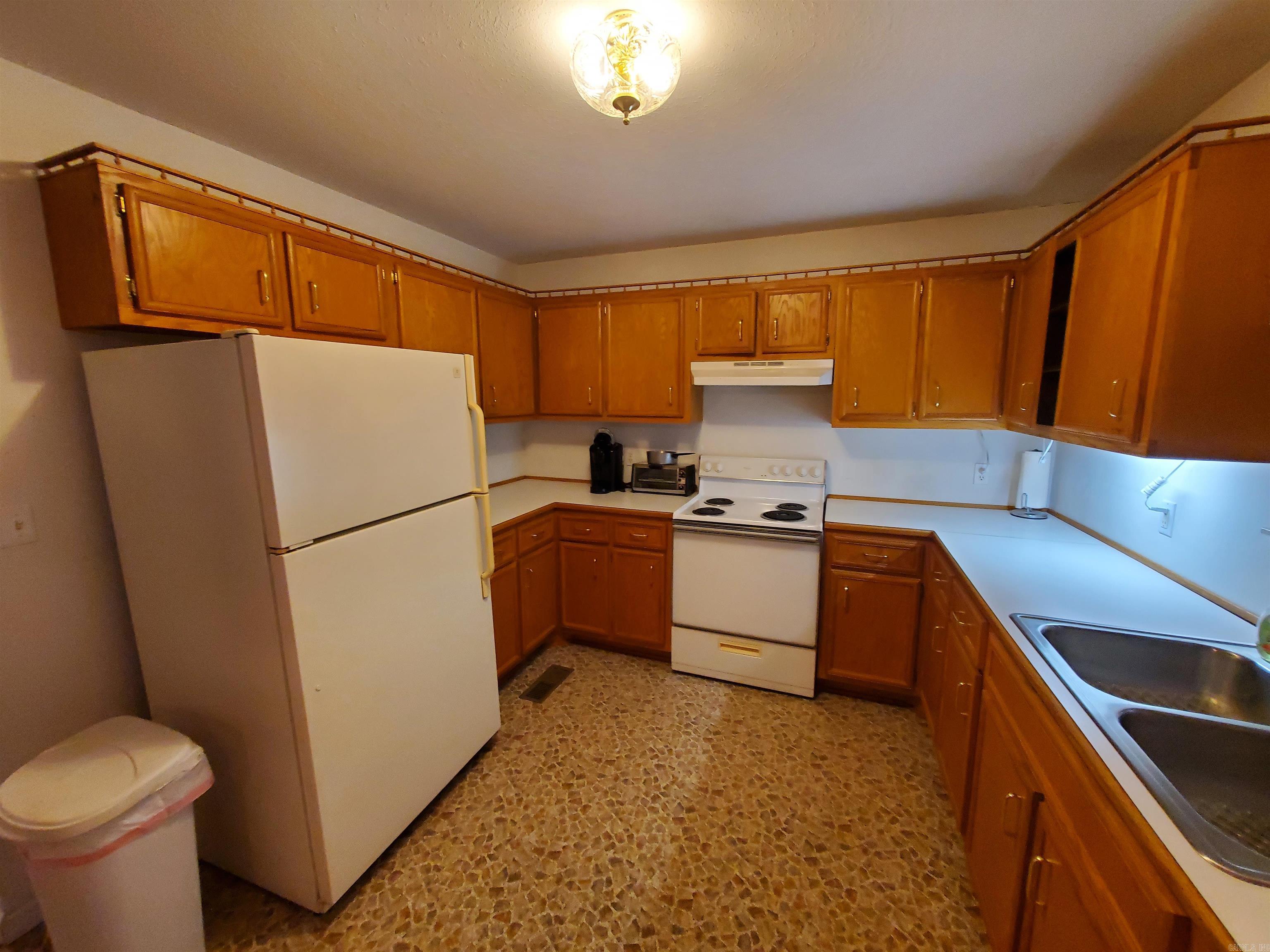 435  Ann  Piggott, AR