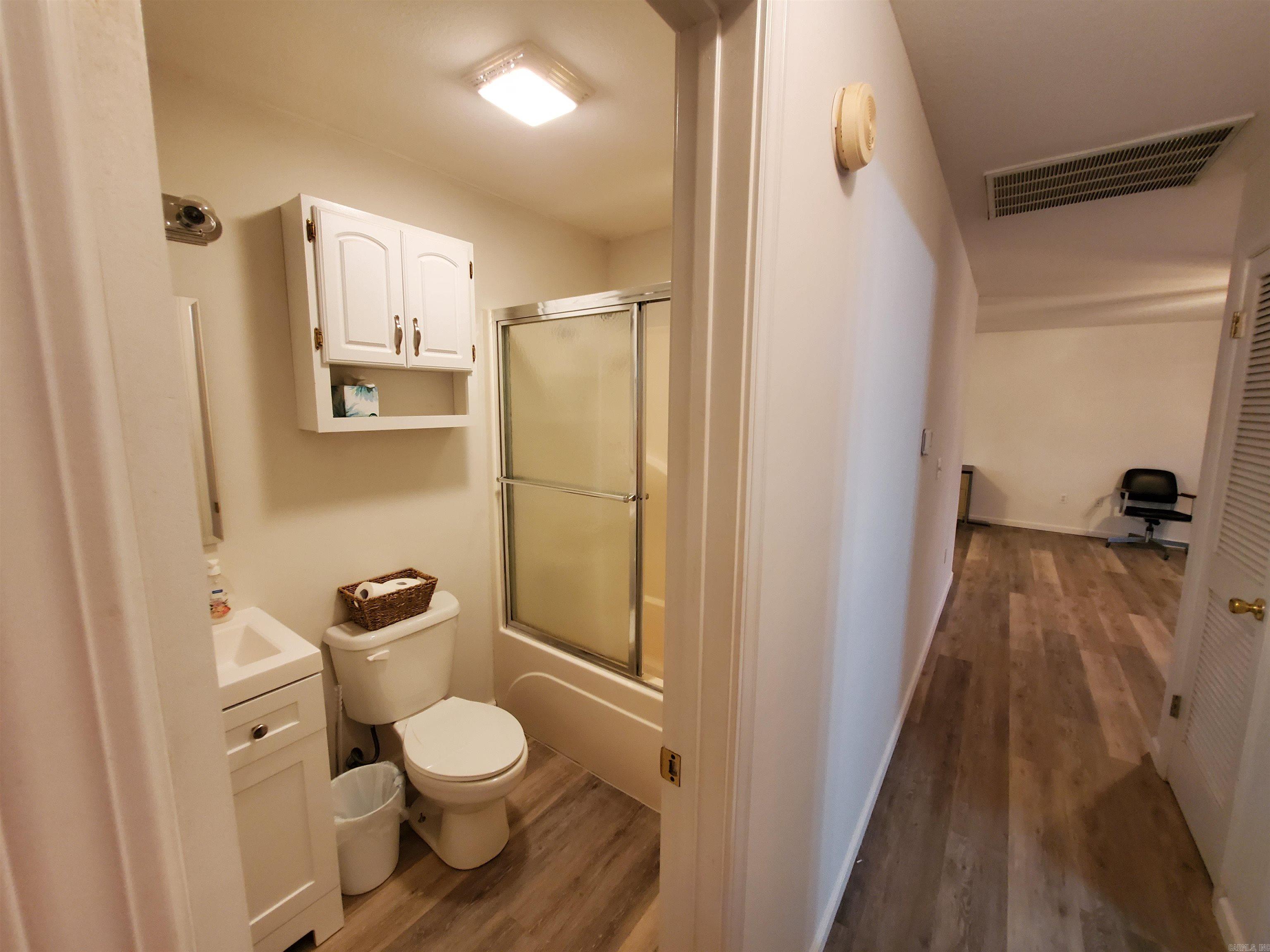 435  Ann  Piggott, AR