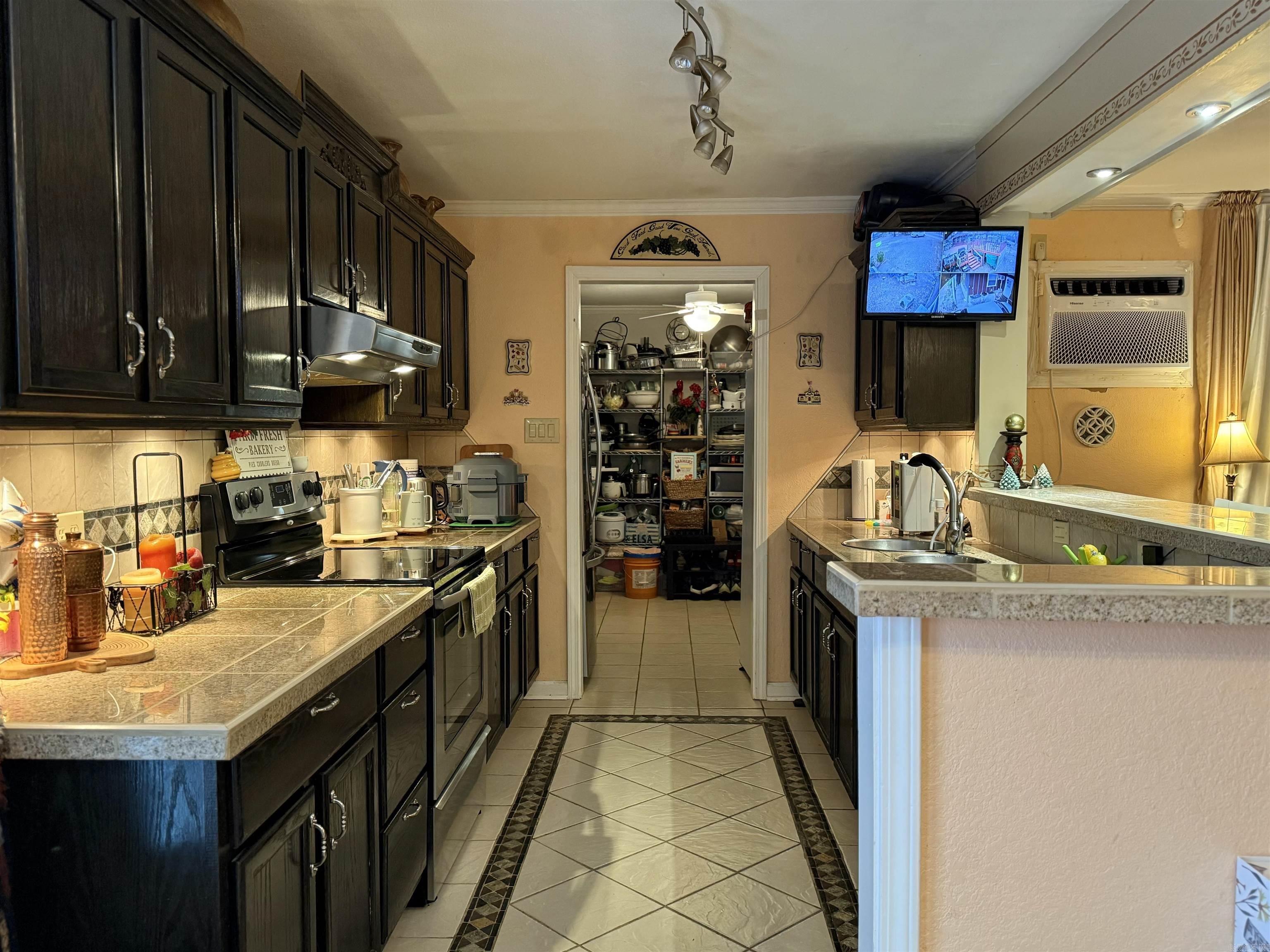 250 1/2  Smokey  North Little Rock, AR