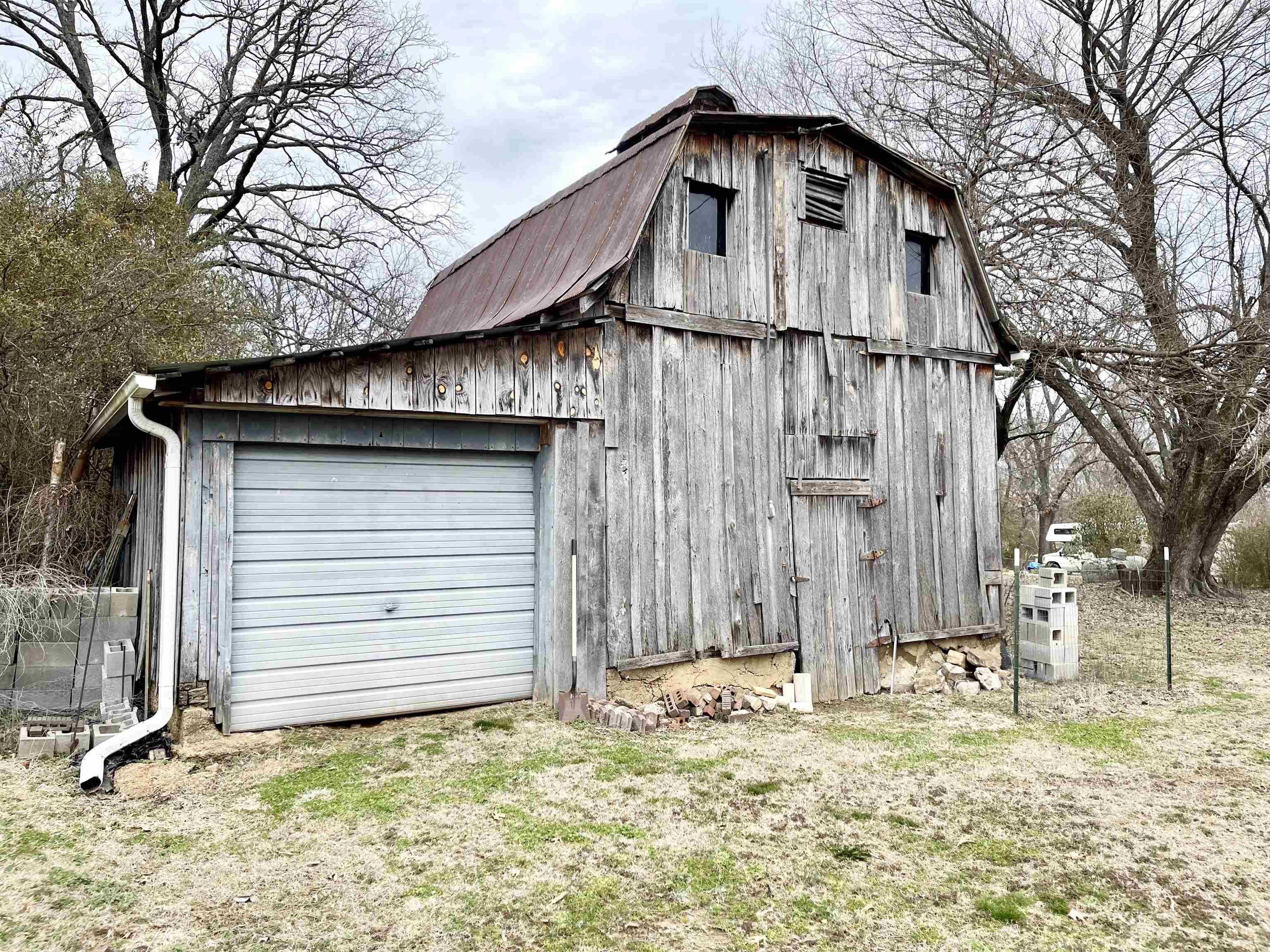 215  North  Salem, AR
