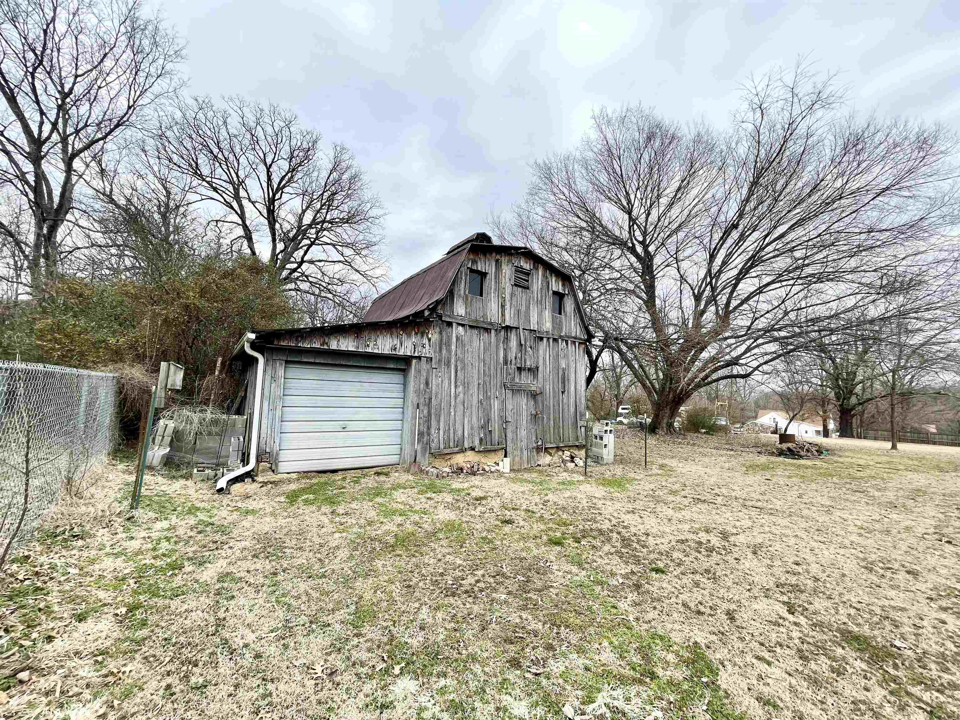 215  North  Salem, AR