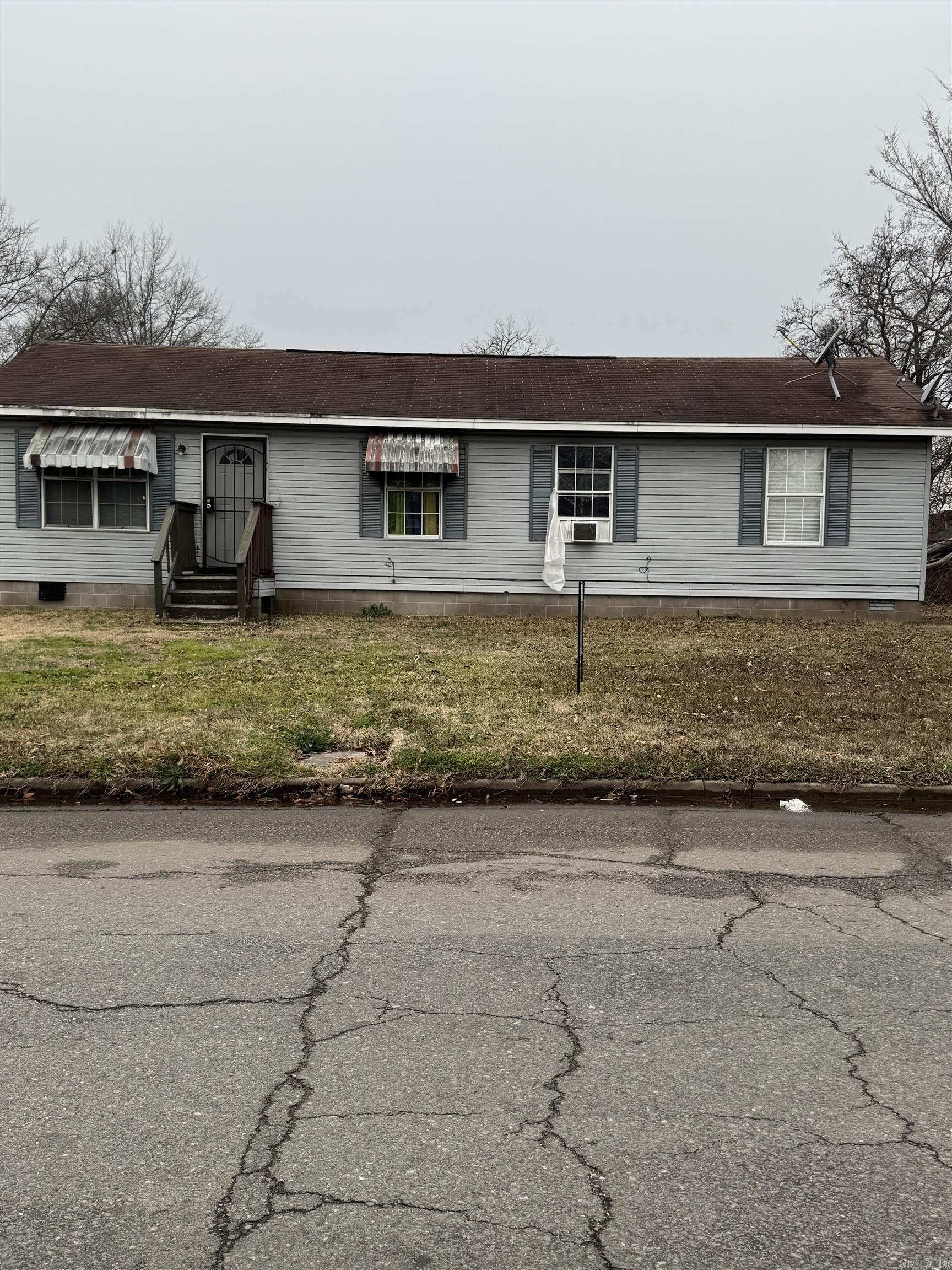 1801 W 7th  Pine Bluff, AR