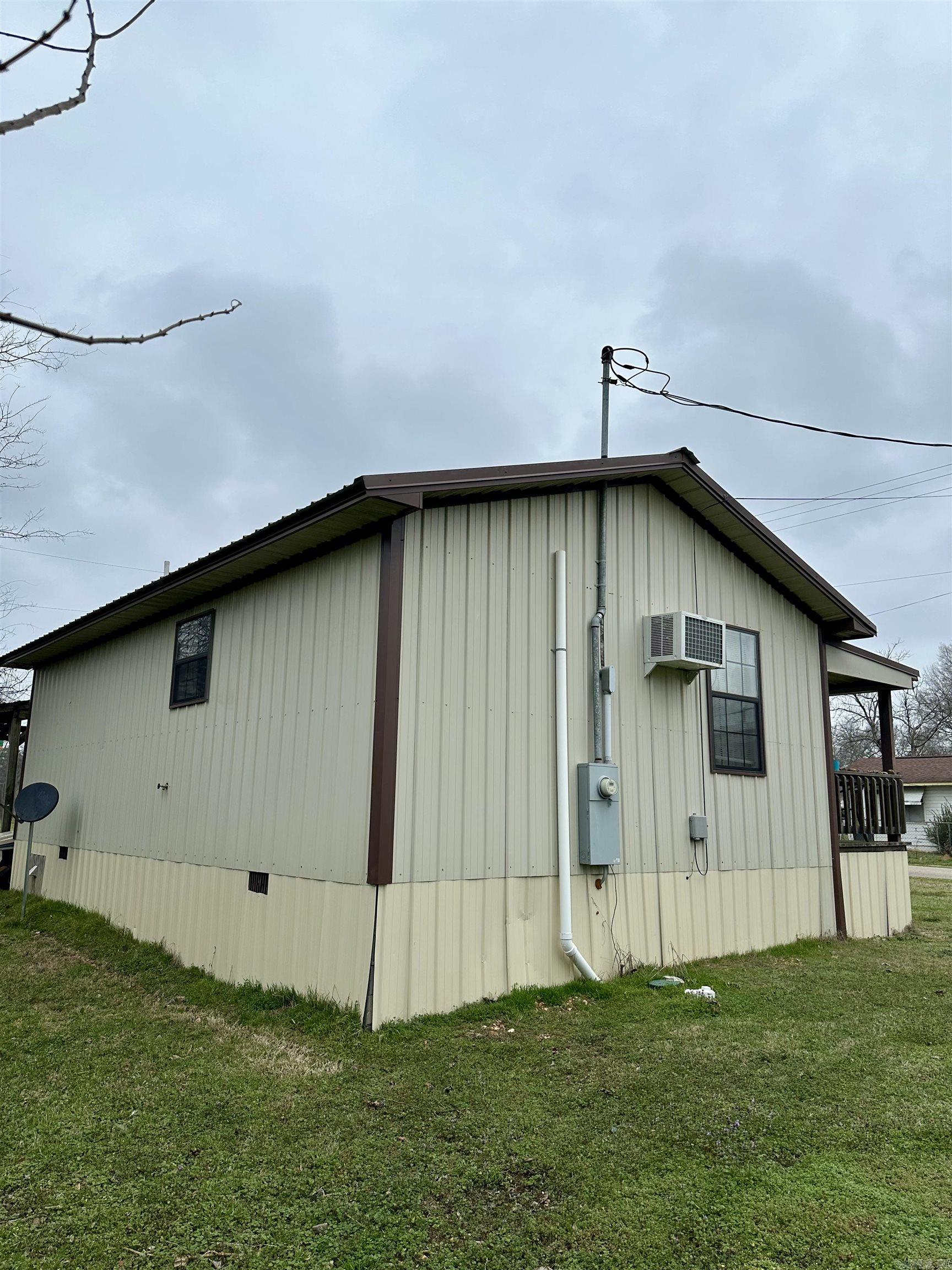 124 E 9Th St  Murfreesboro, AR