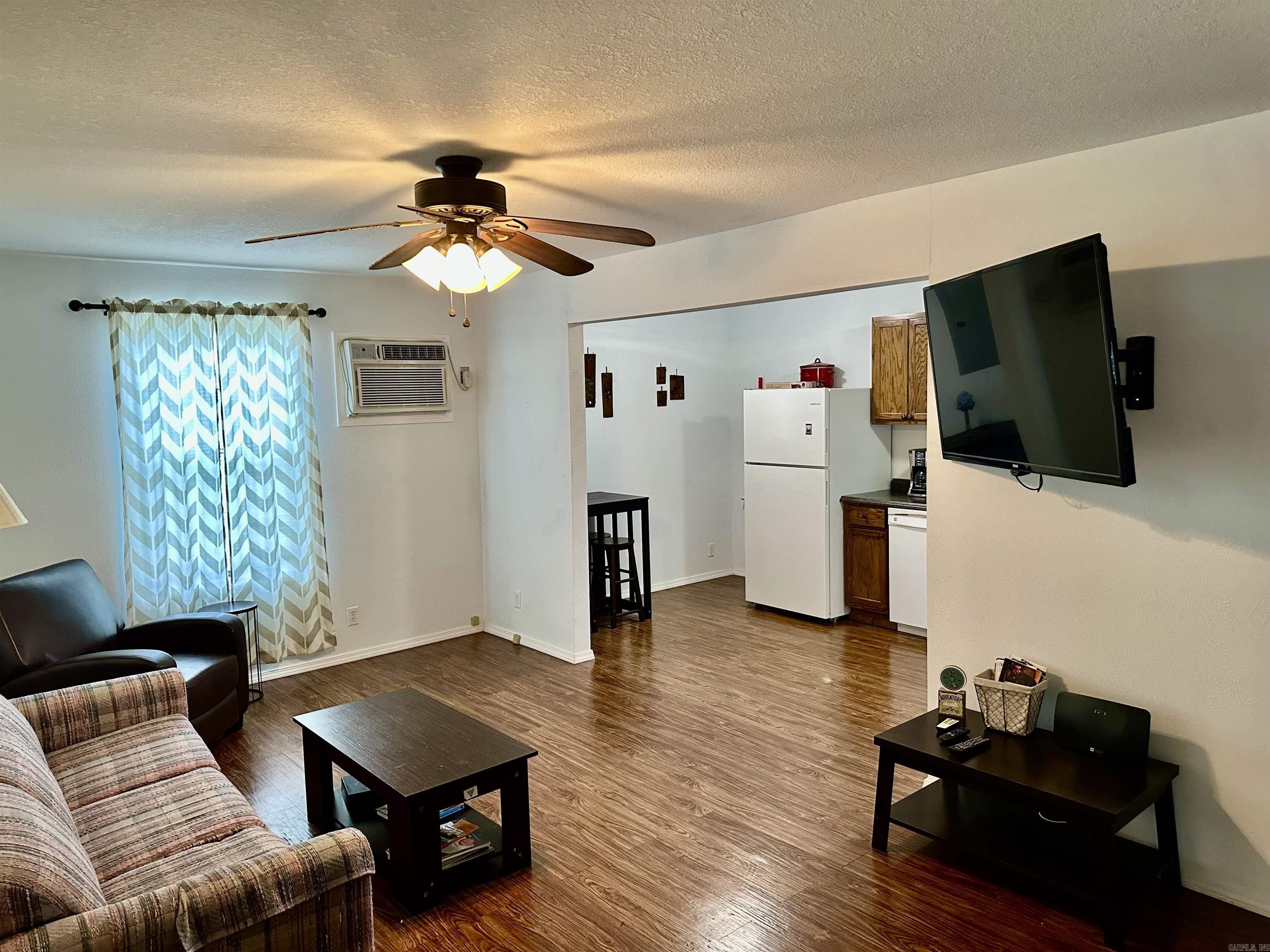 124 E 9Th St  Murfreesboro, AR