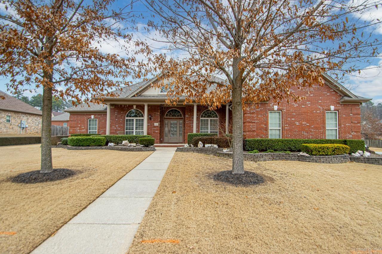 3804  GRACEFUL OAKS DRIVE  Benton, AR