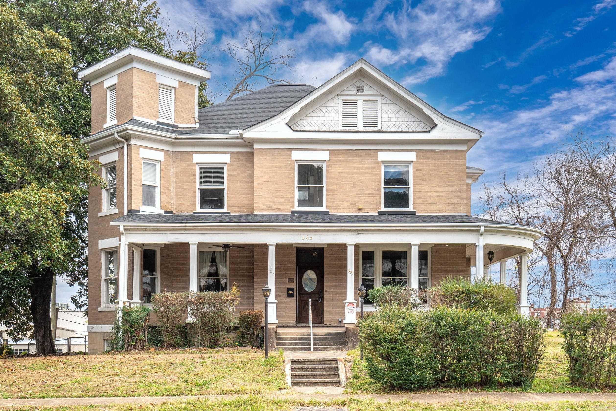 303  Quapaw  Hot Springs, AR