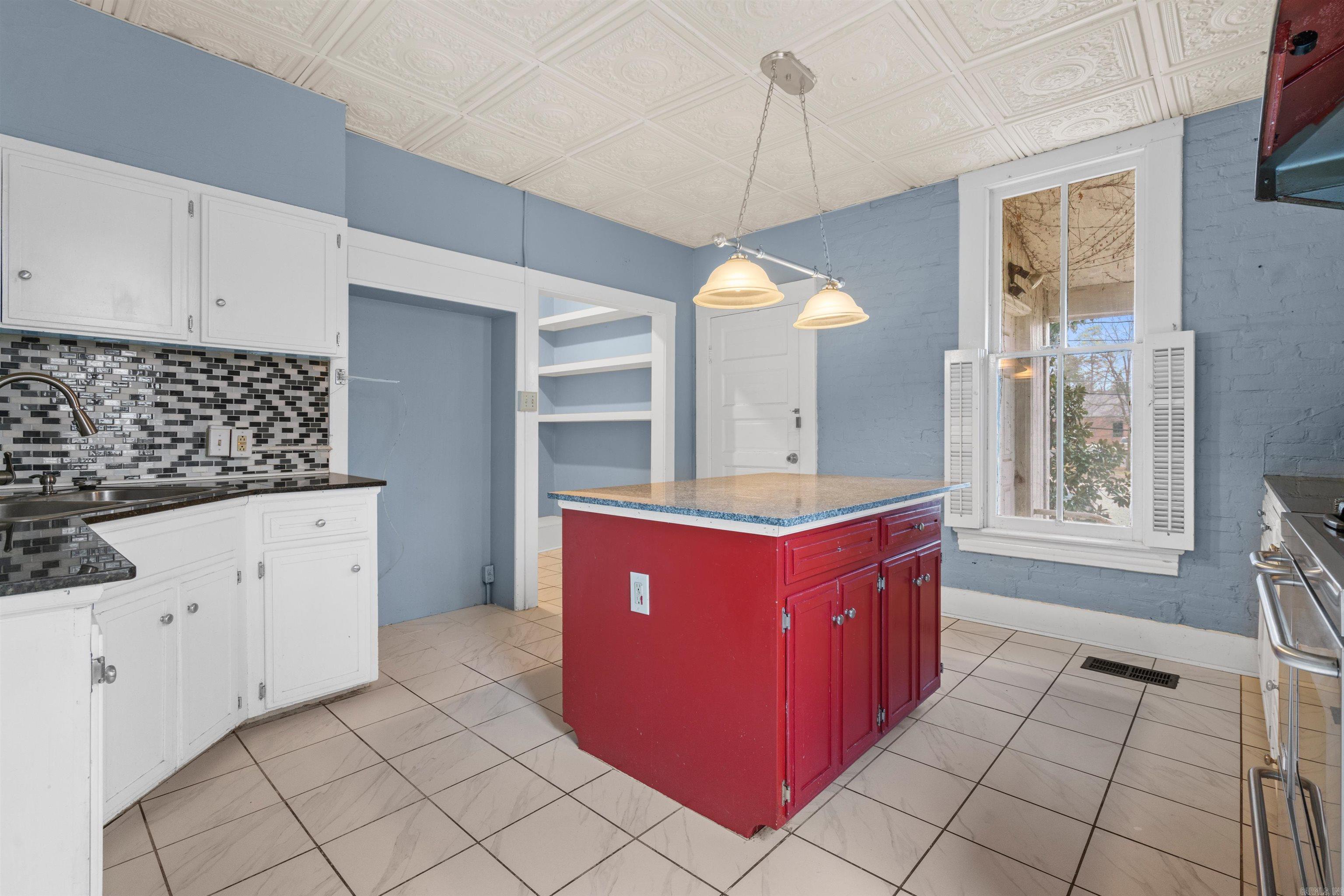 303  Quapaw  Hot Springs, AR