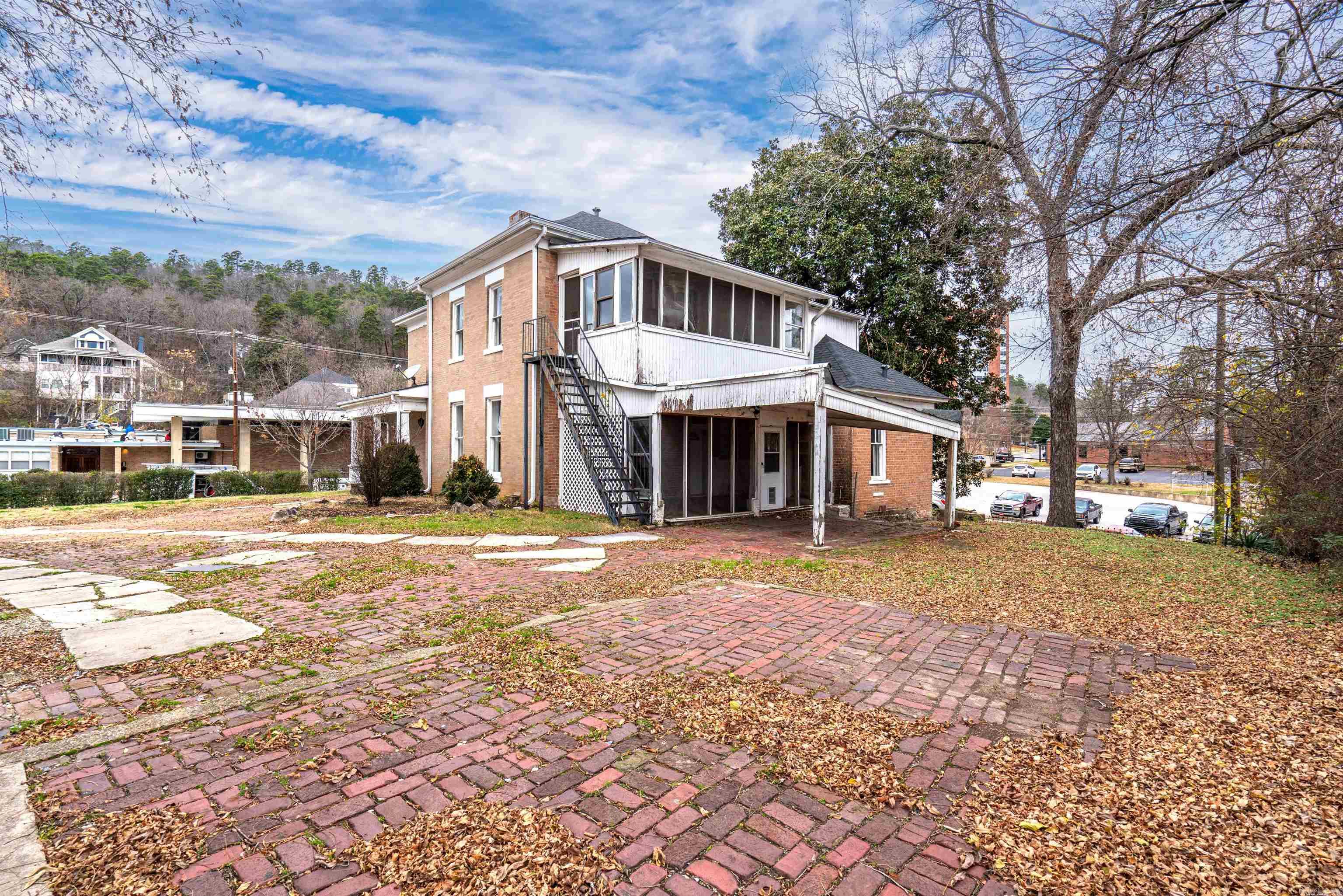 303  Quapaw  Hot Springs, AR
