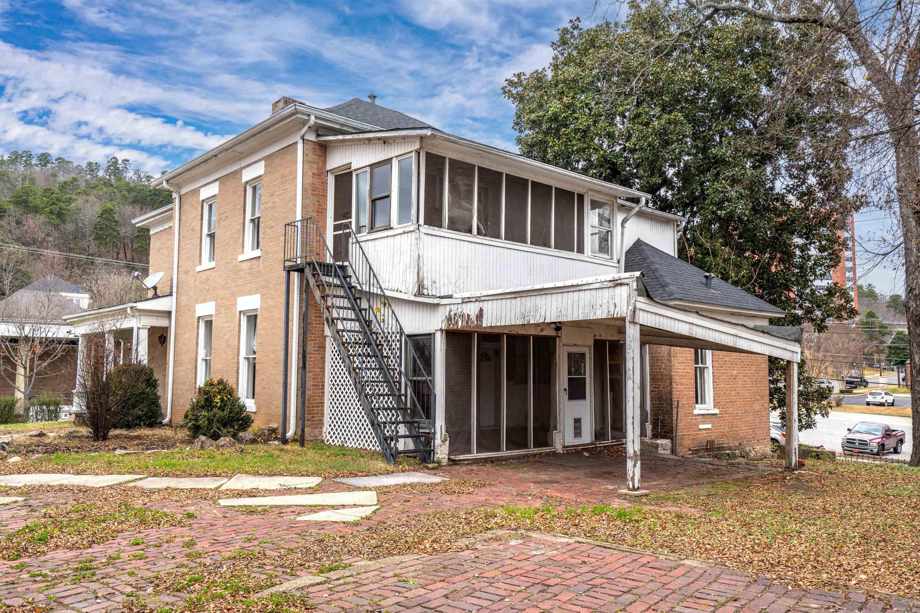 303  Quapaw  Hot Springs, AR