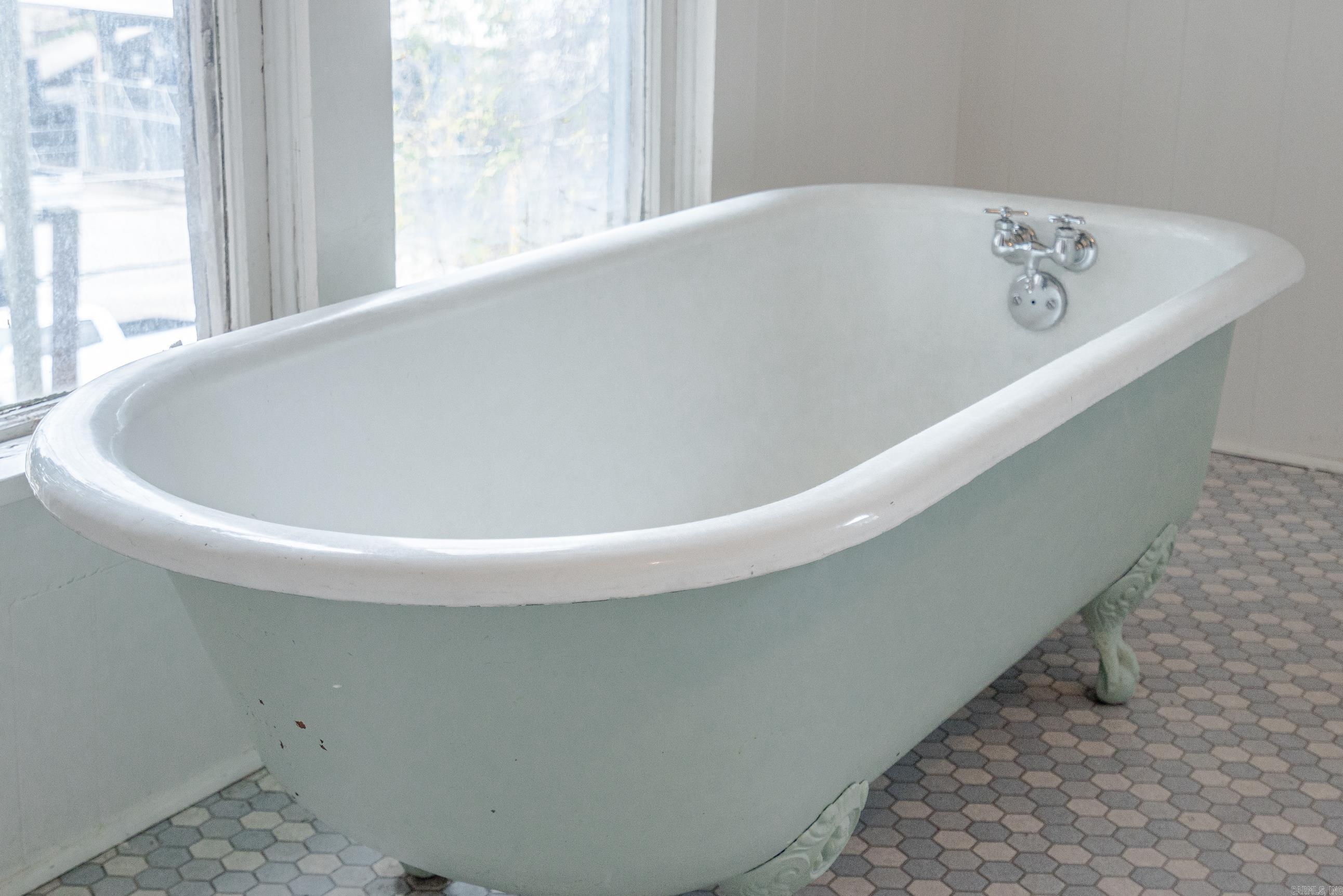 303  Quapaw  Hot Springs, AR