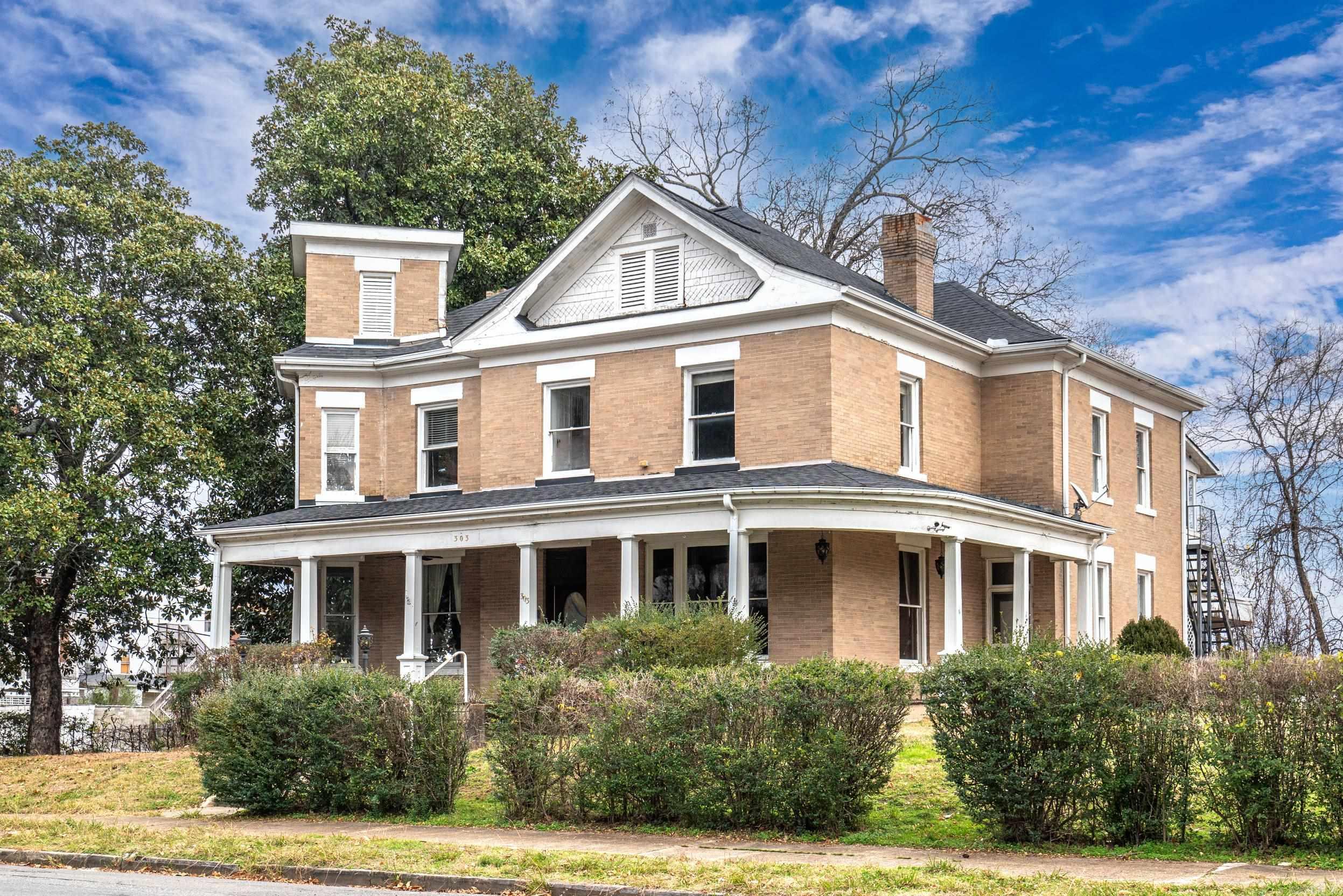 303  Quapaw  Hot Springs, AR
