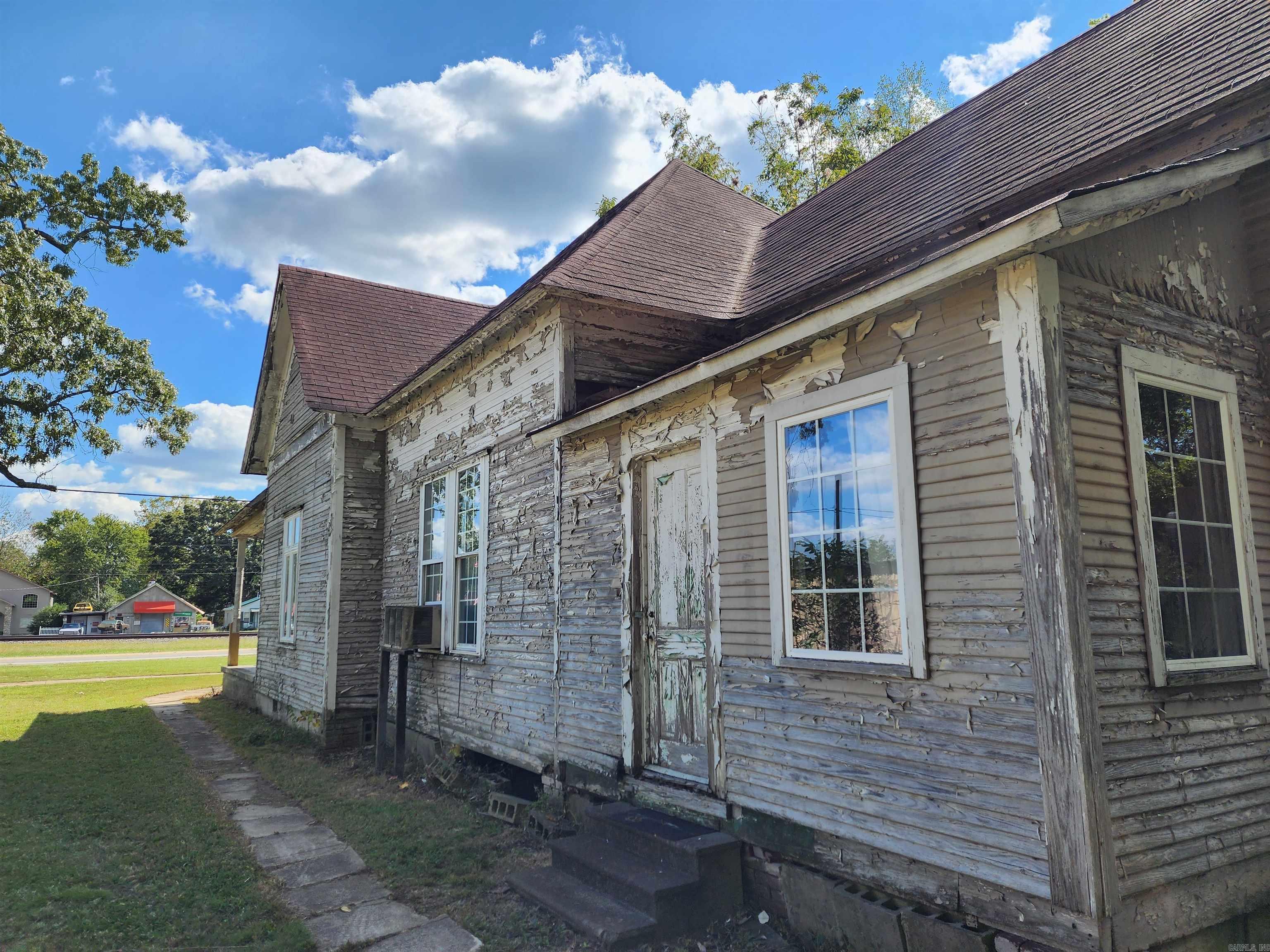 4906  HWY 367 S.  McRae, AR