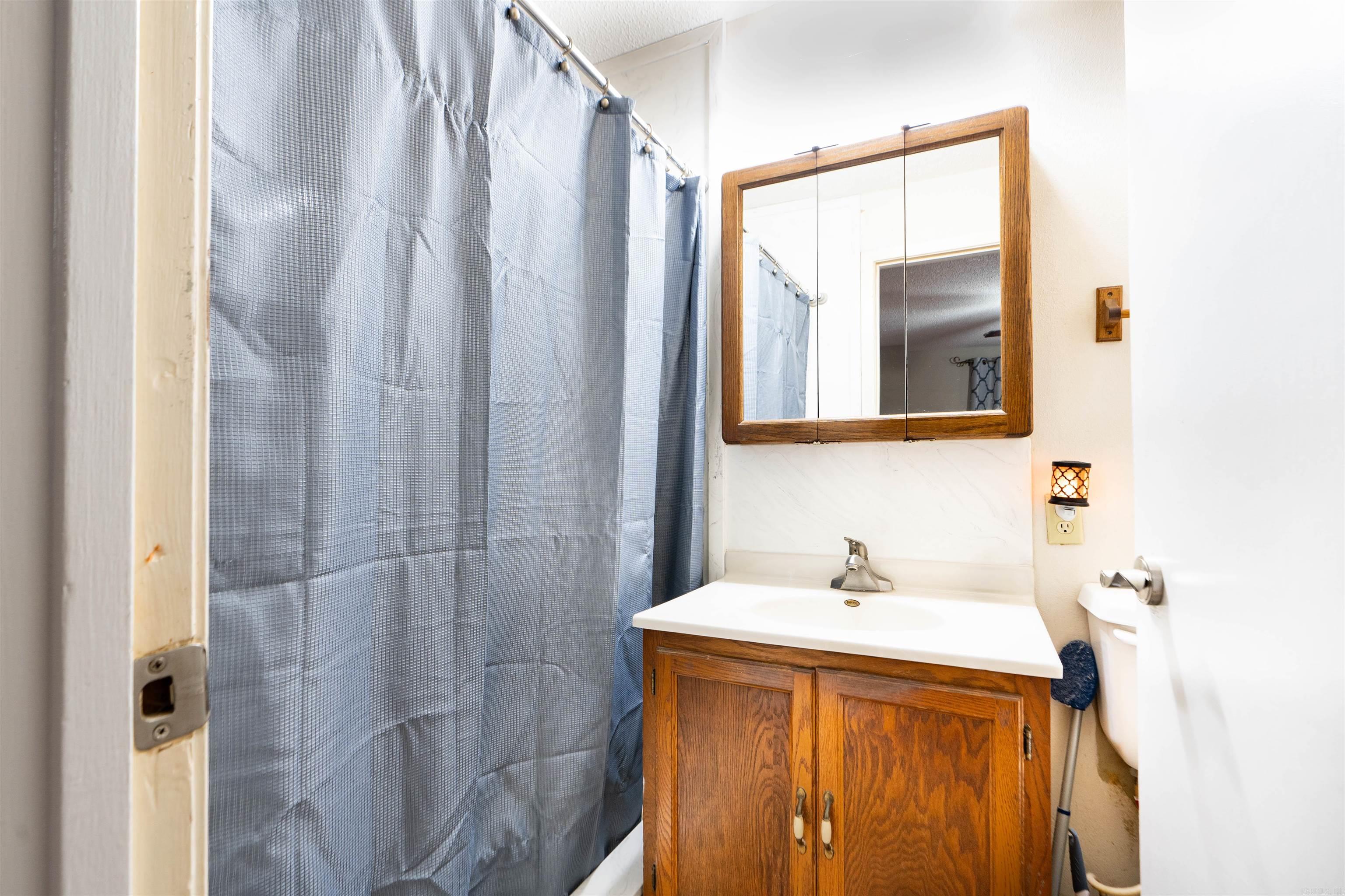 124  Valley Dr  Helena, AR