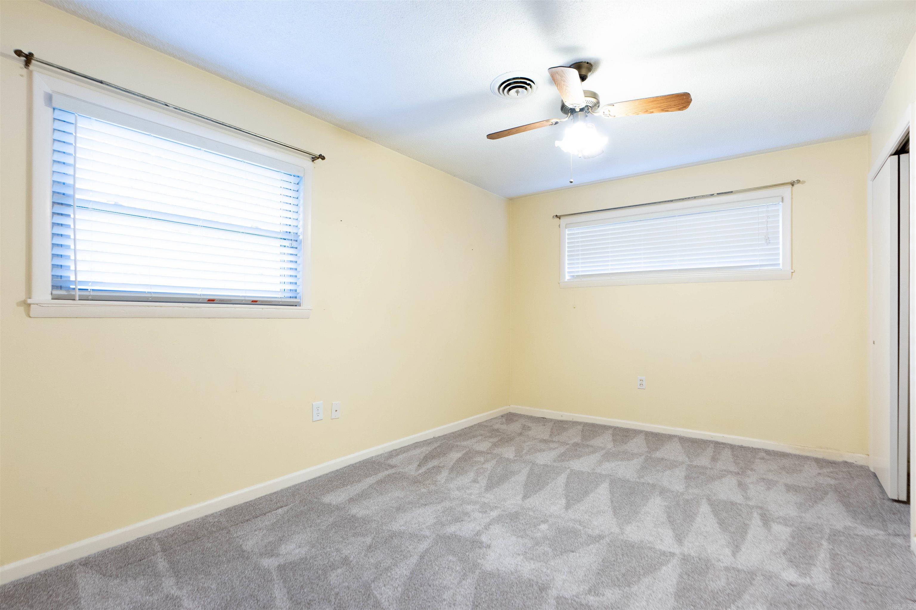 124  Valley Dr  Helena, AR