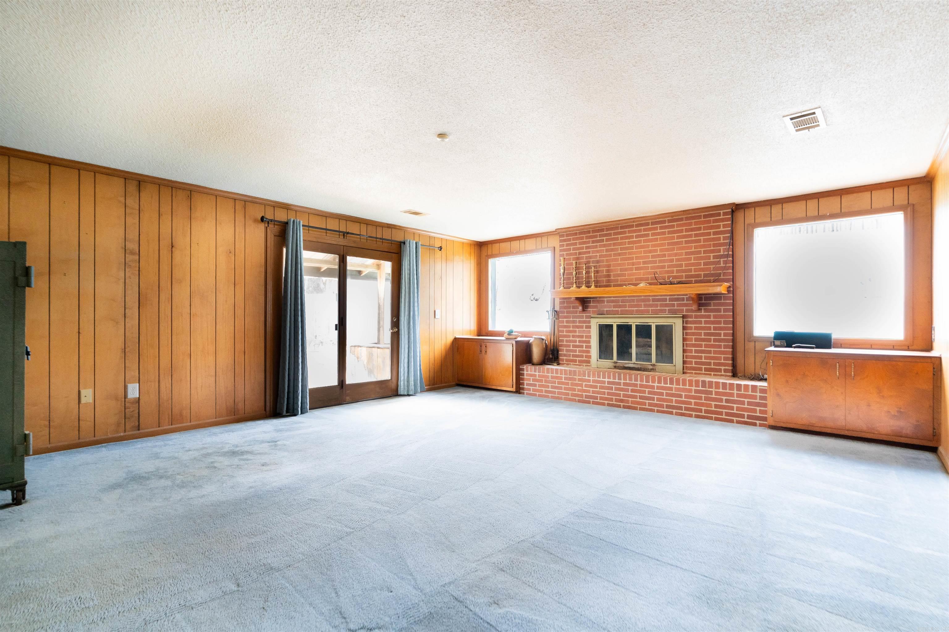 124  Valley Dr  Helena, AR