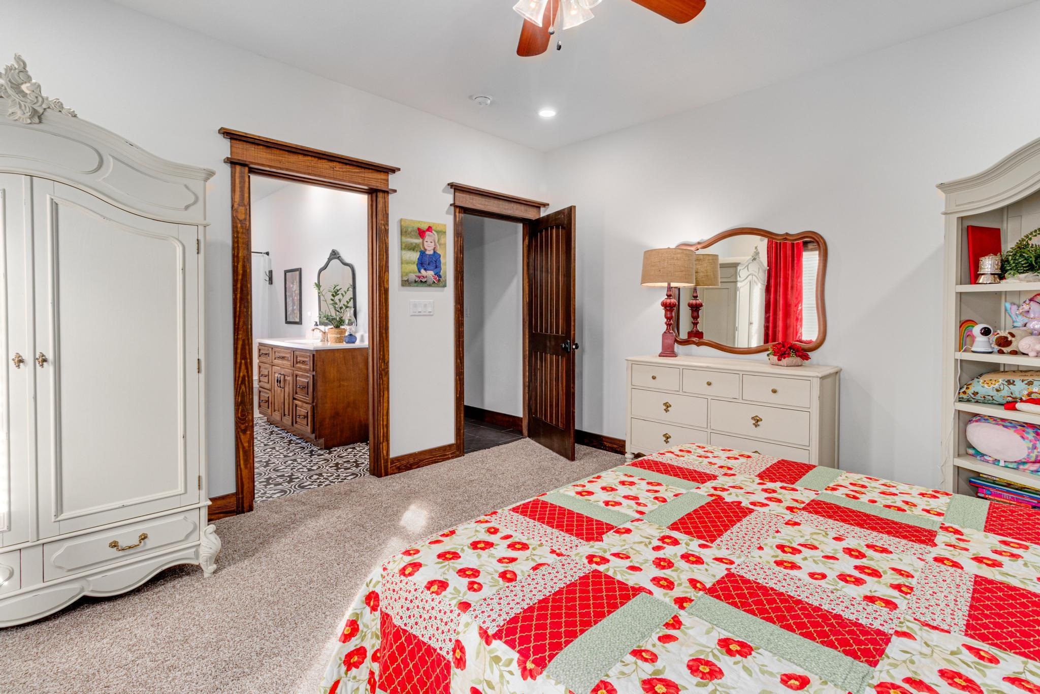700 GREENE 834 ROAD Paragould, AR 72450-0000