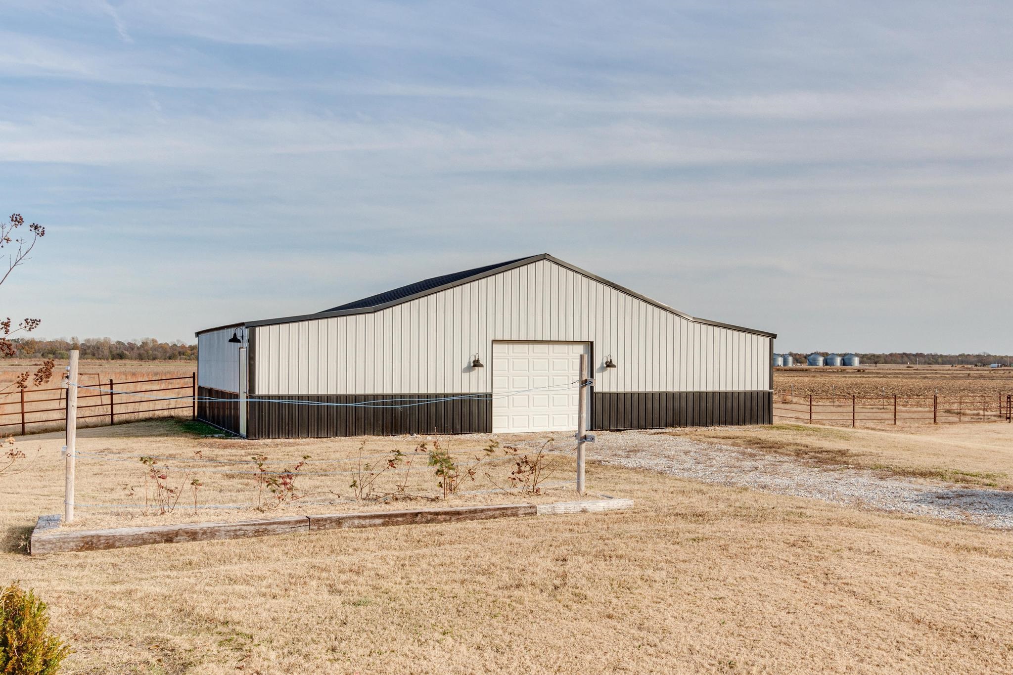 700 GREENE 834 ROAD Paragould, AR 72450-0000