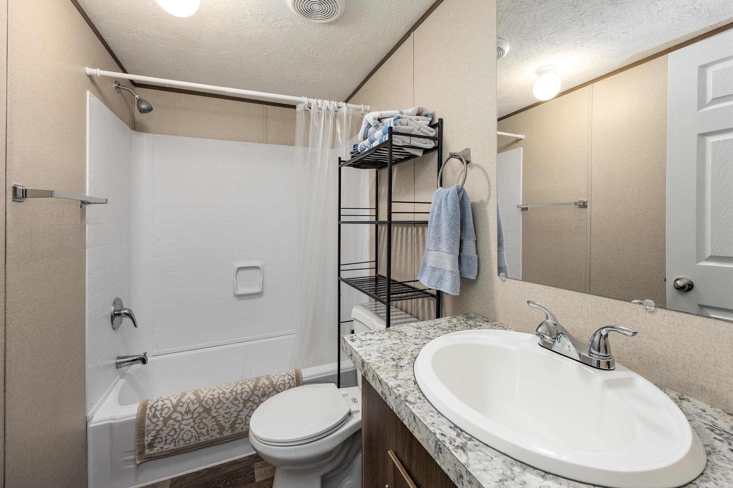 1313  Madeline  Benton, AR