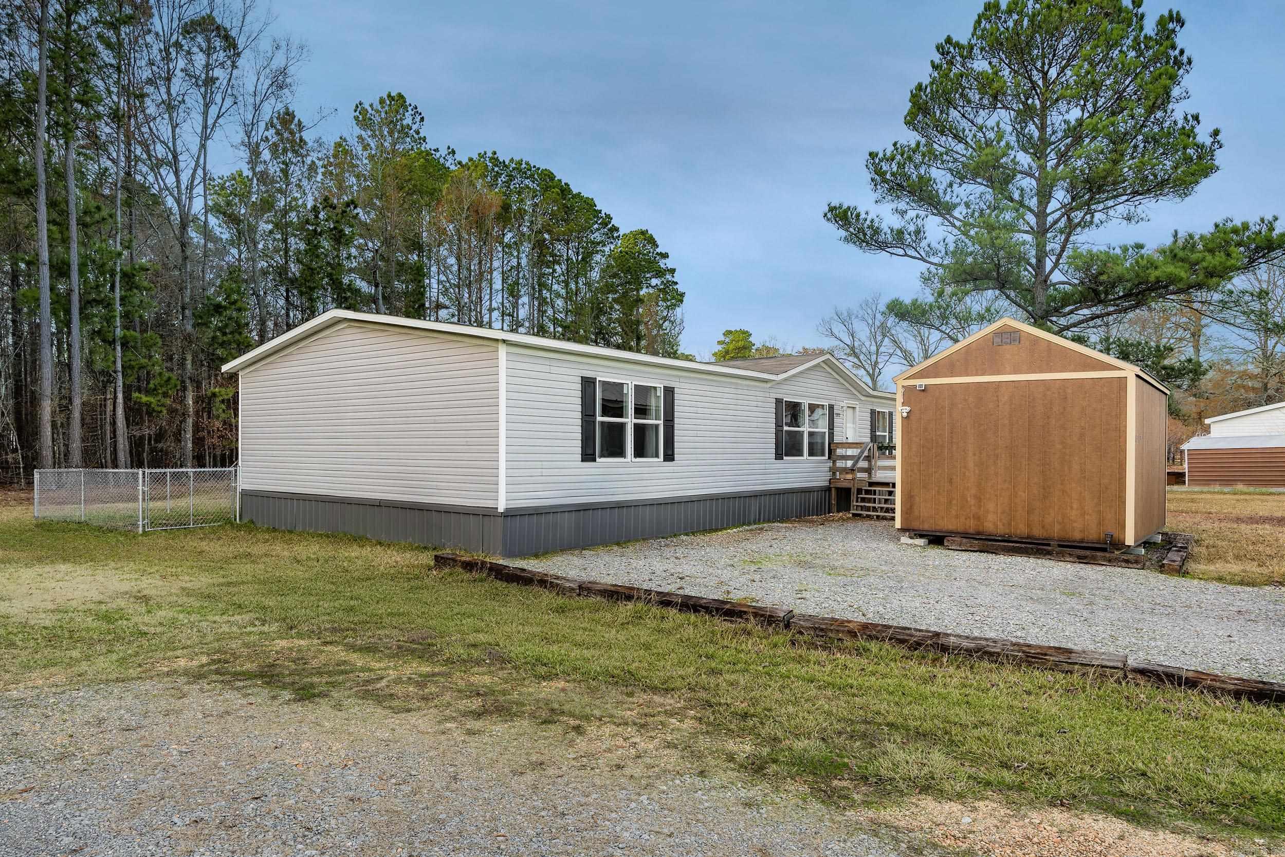 1313  Madeline  Benton, AR