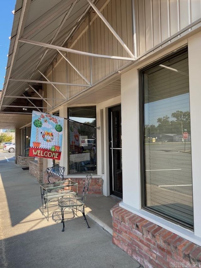 100 E Front  Hazen, AR
