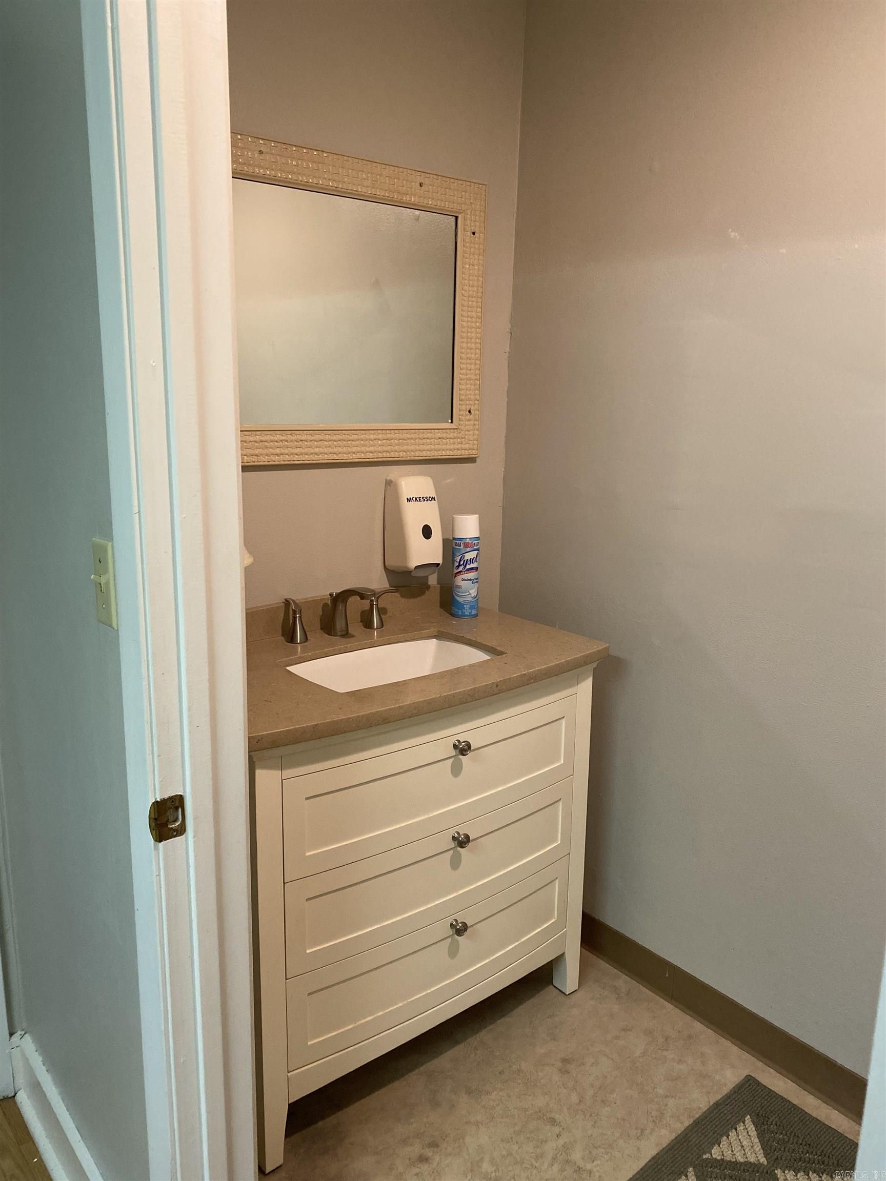 100 E Front  Hazen, AR