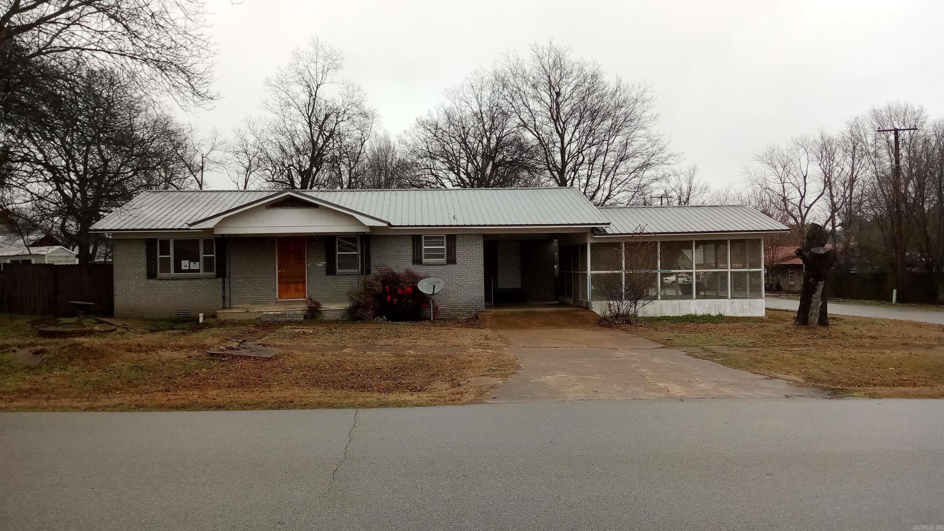 330  College  Newark, AR