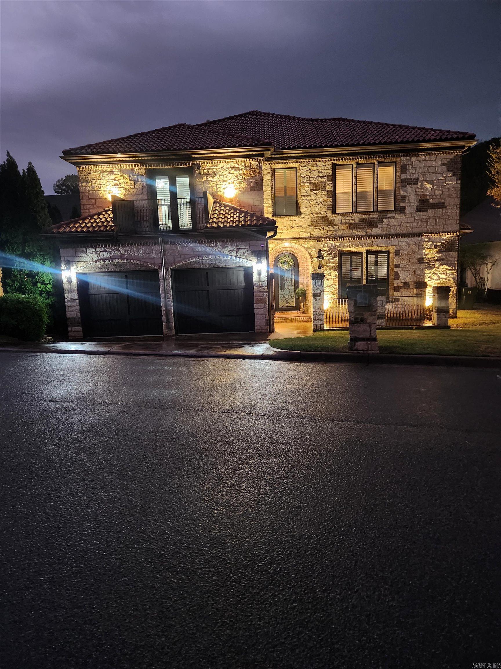 11 La Scala Court