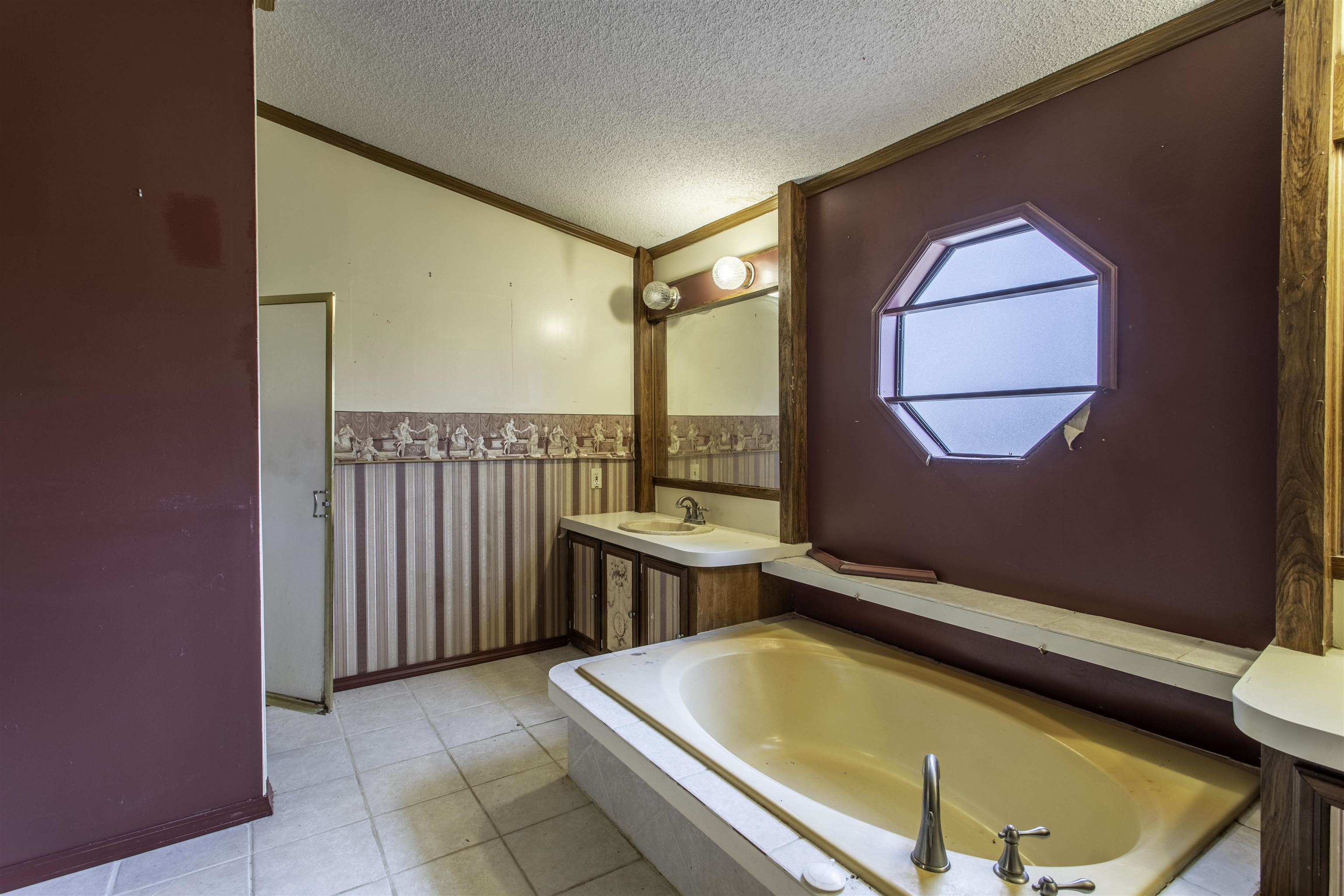 601  Woodland Hills  Hardy, AR