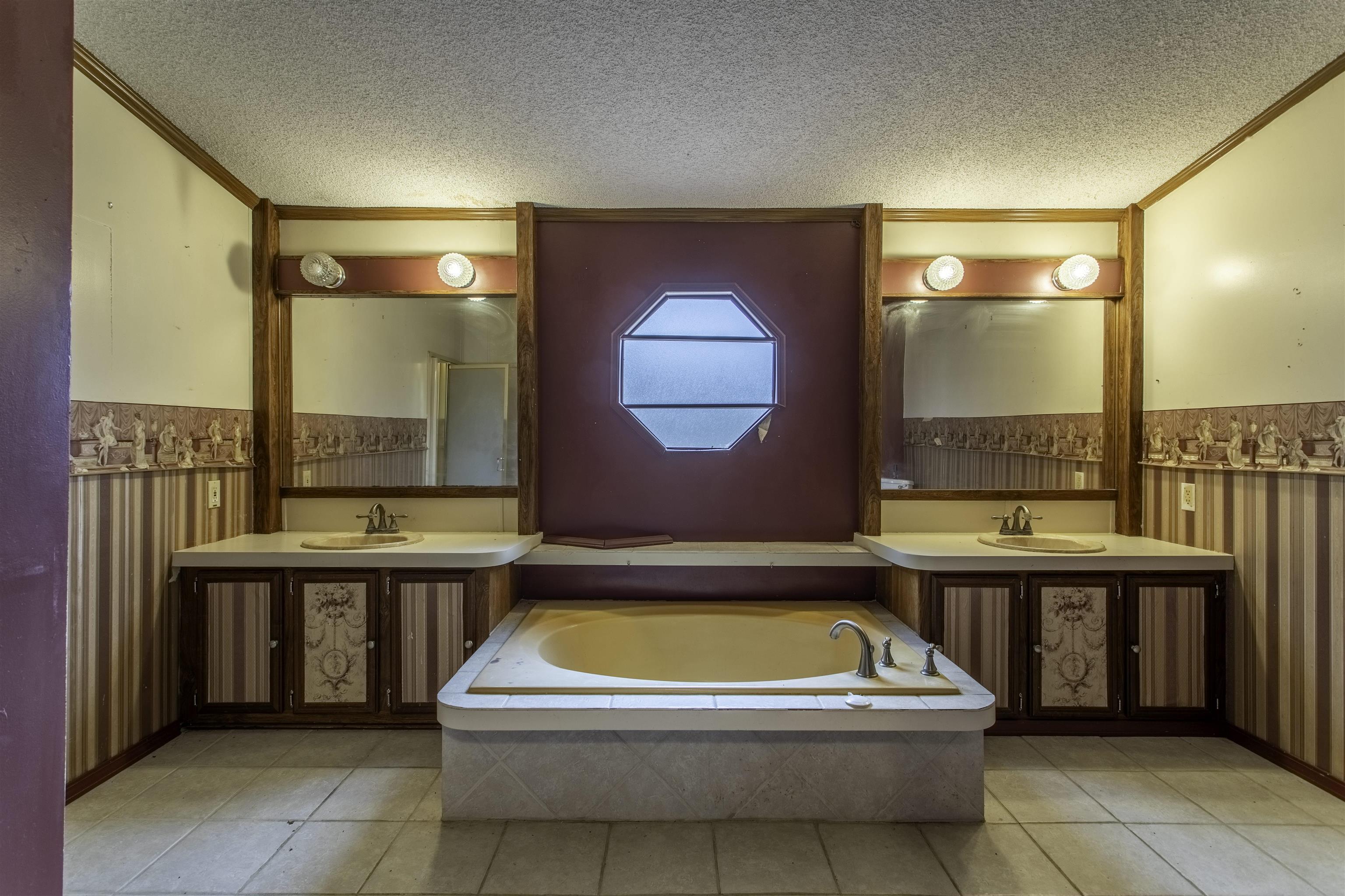 601  Woodland Hills  Hardy, AR