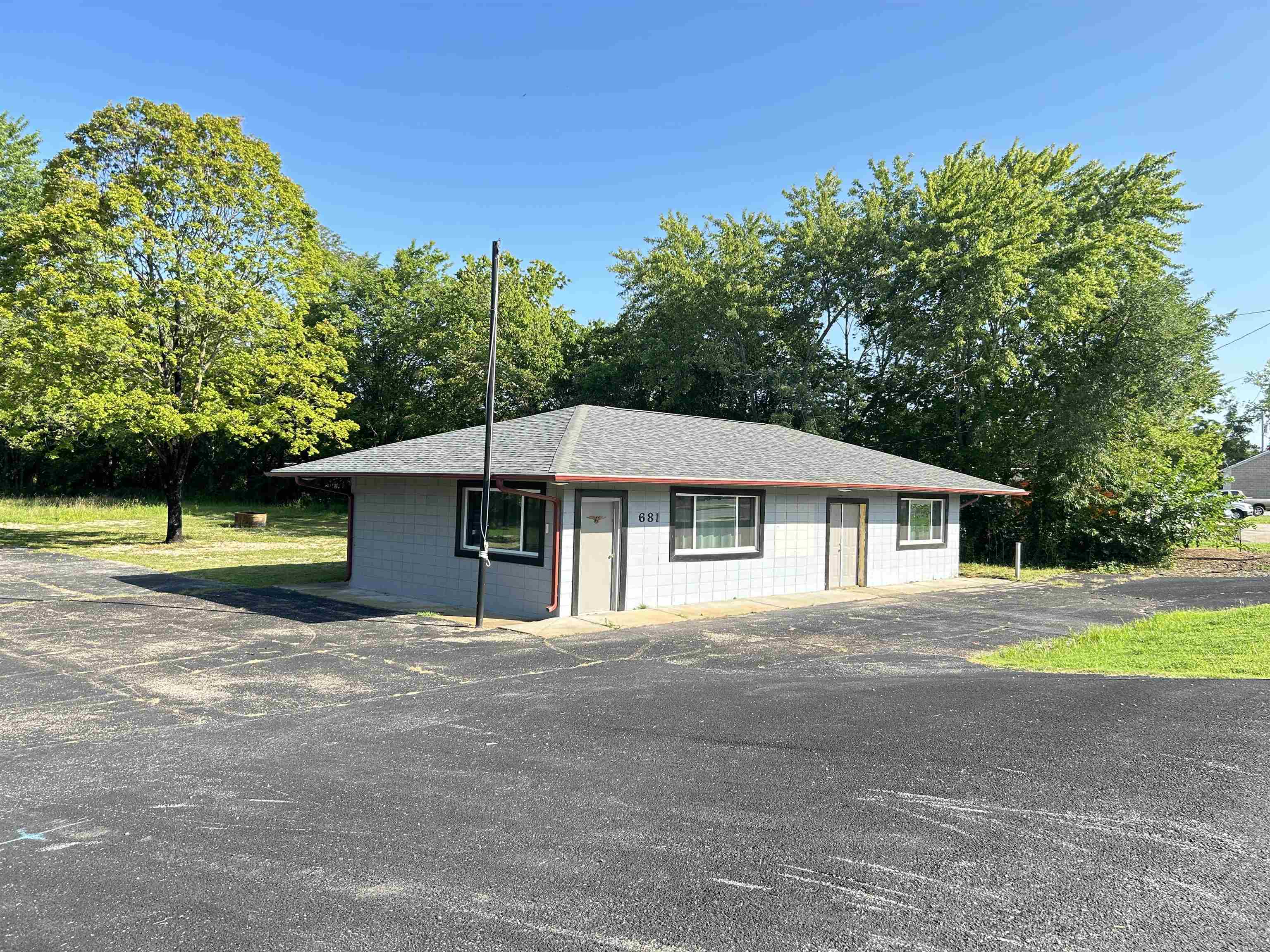681  Ash Flat  Ash Flat, AR
