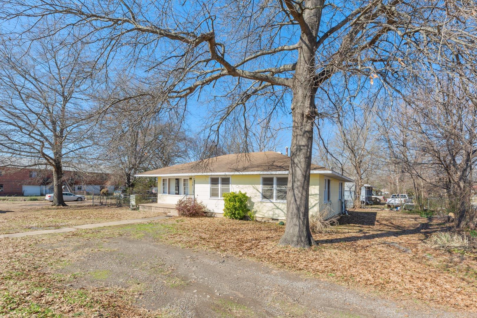 76 E 2nd Street  Waldron, AR
