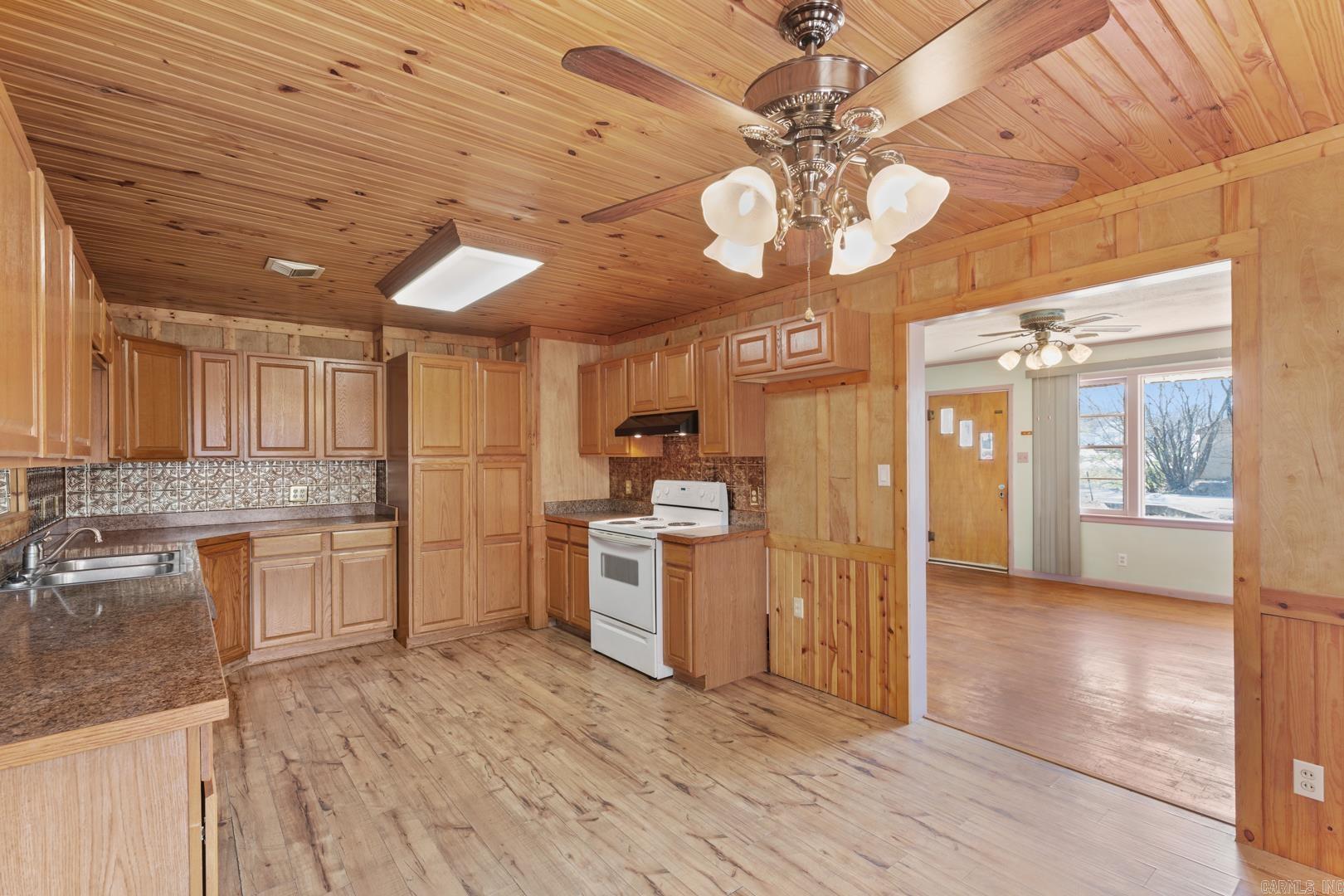 76 E 2nd Street  Waldron, AR