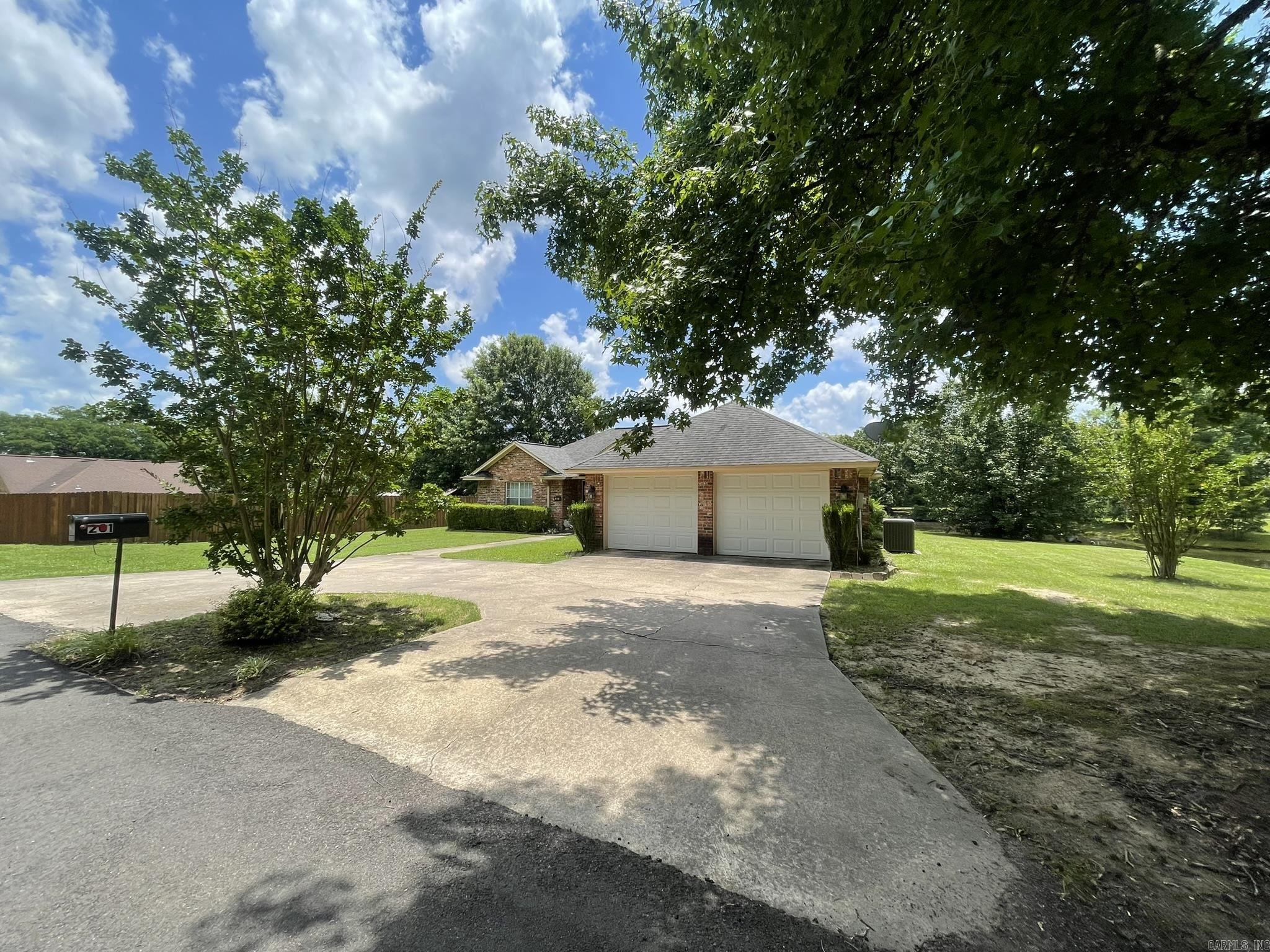201 W Bullion Mena, AR 71953