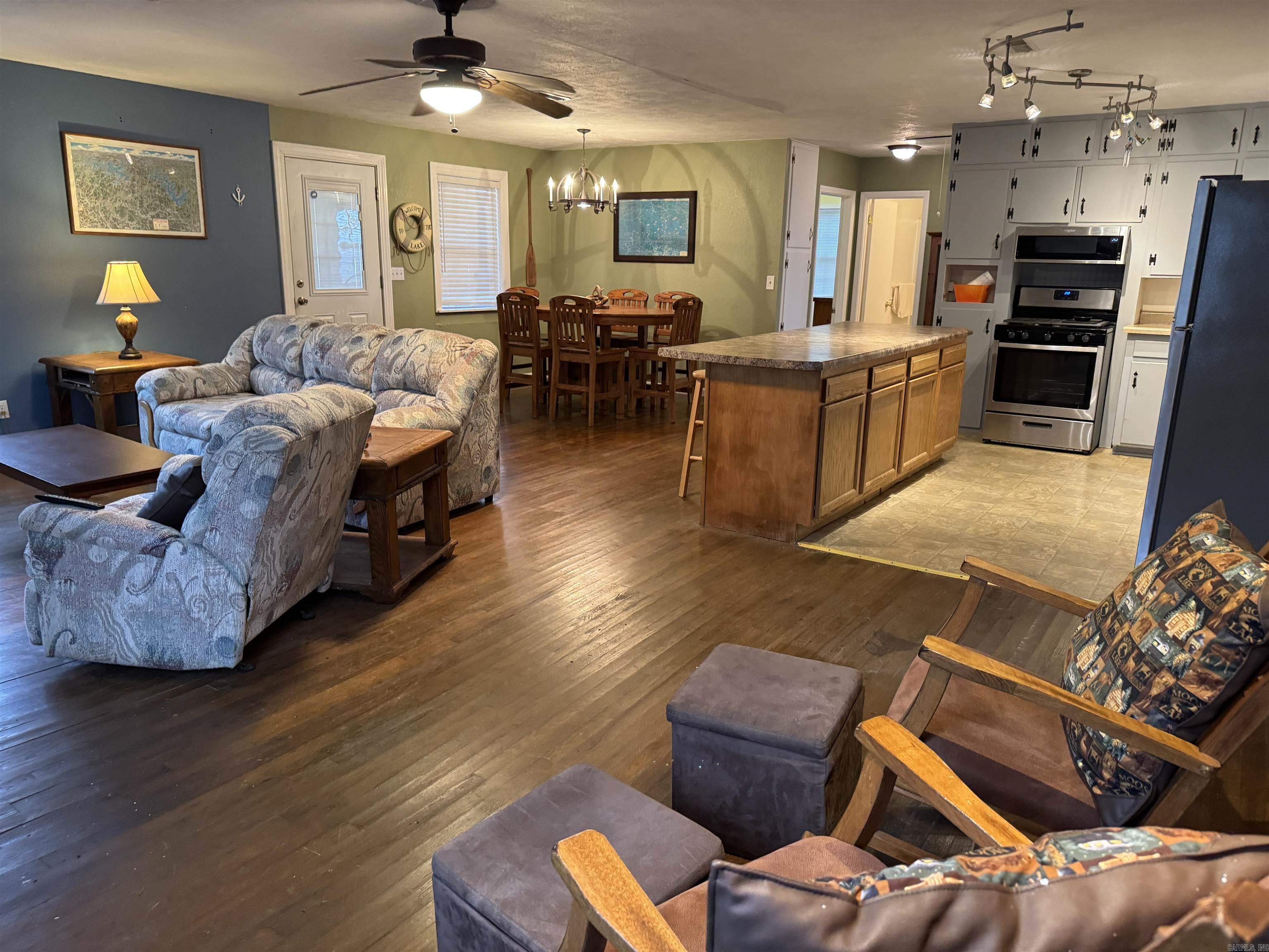20725  Horseshoe Bend RD  Lead Hill, AR
