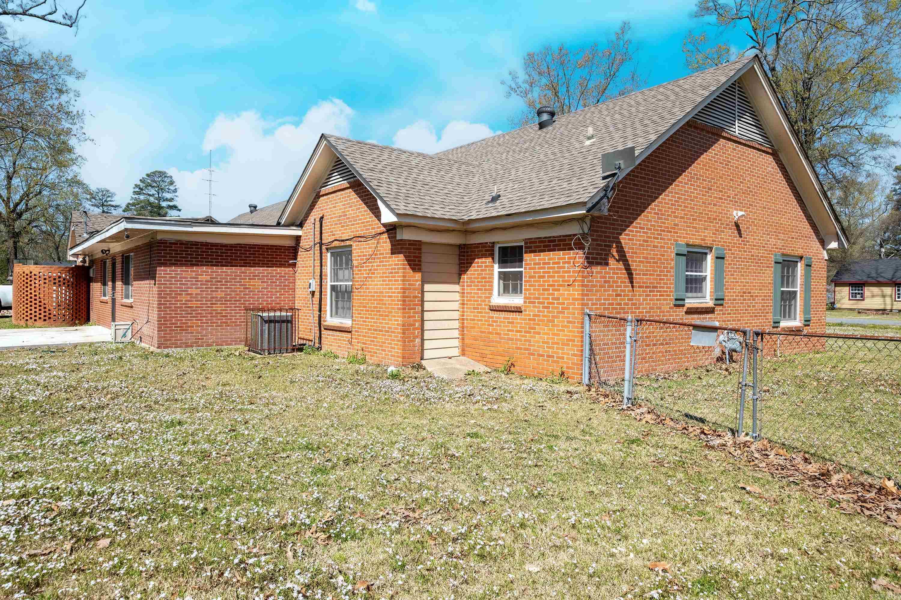1400 W 33rd  Pine Bluff, AR
