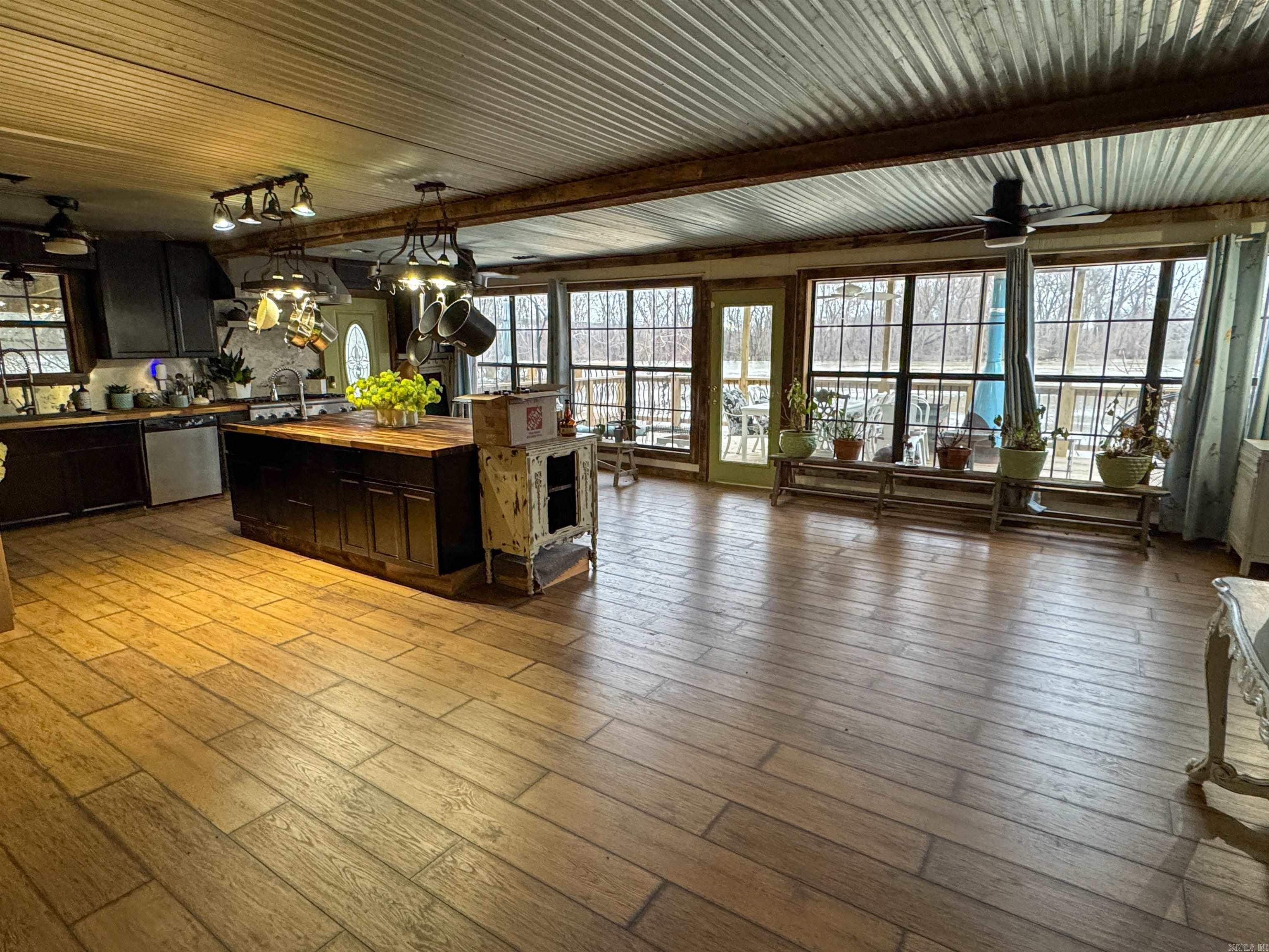 469  Woodruff 191  Augusta, AR