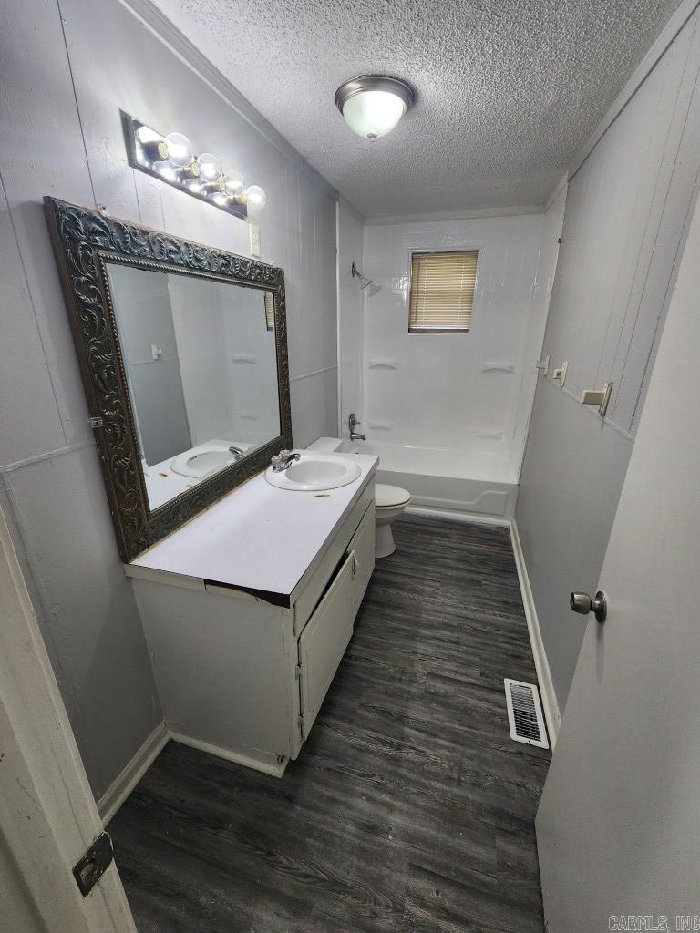 1501  Bishop Warren  Little Rock, AR