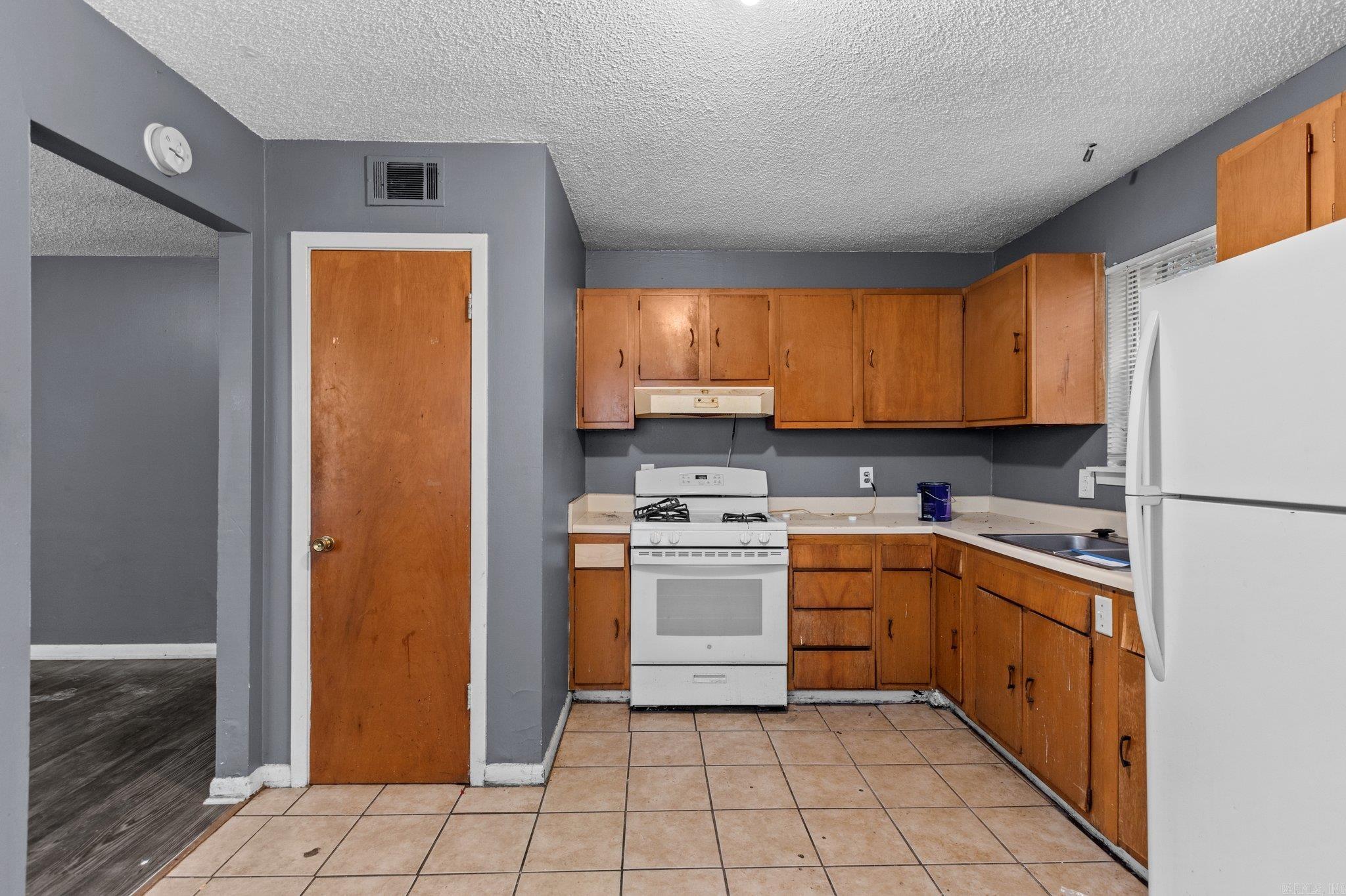 7305  Kentucky  Little Rock, AR