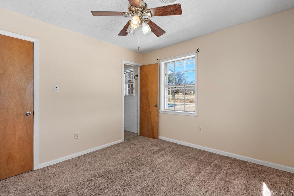 1053 W Gum Log Road  Russellville, AR