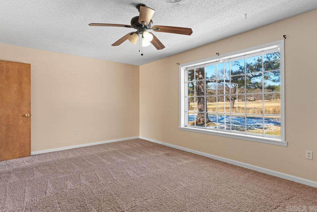 1053 W Gum Log Road  Russellville, AR
