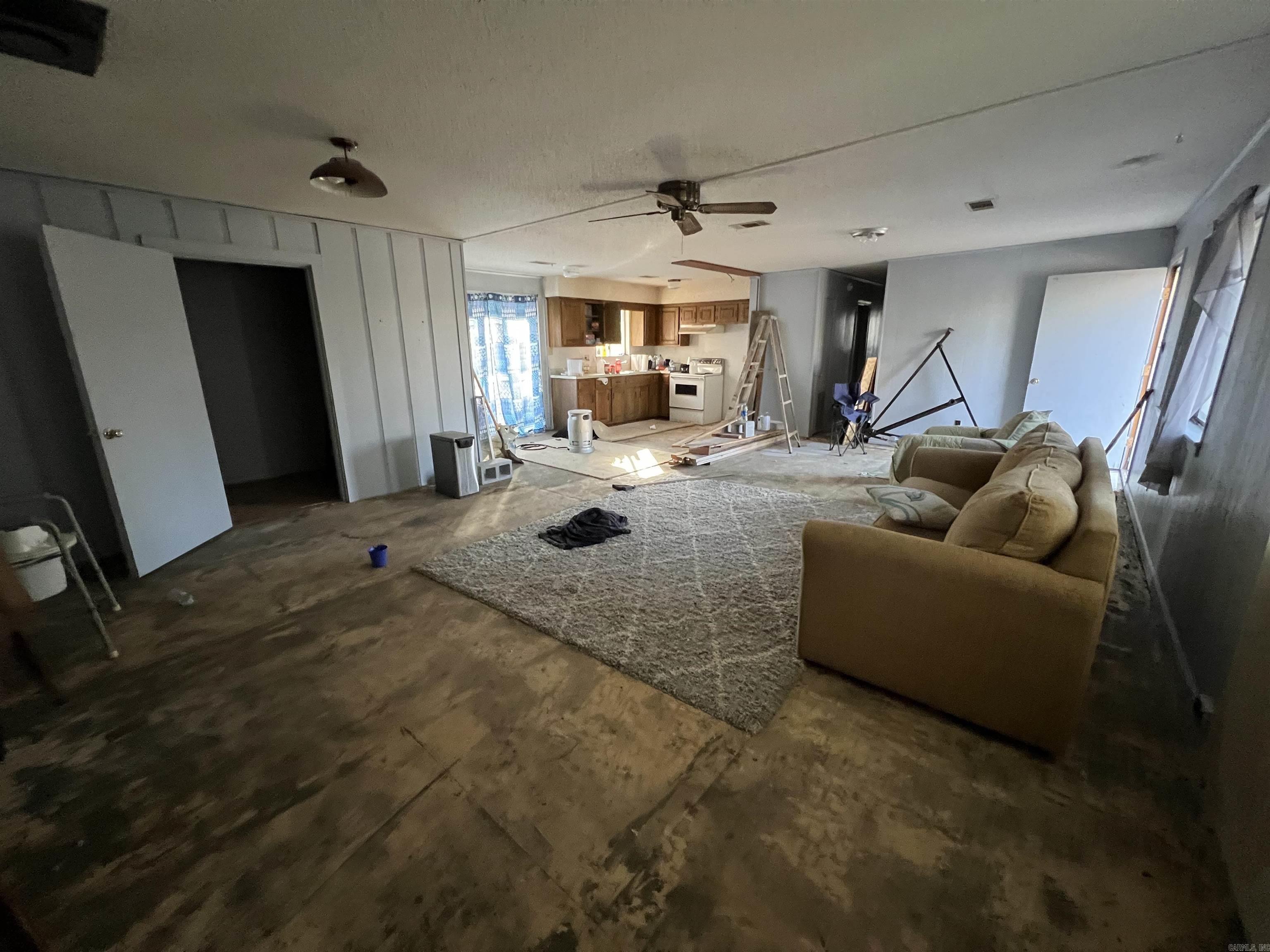 213  Riverview  Fairfield Bay, AR