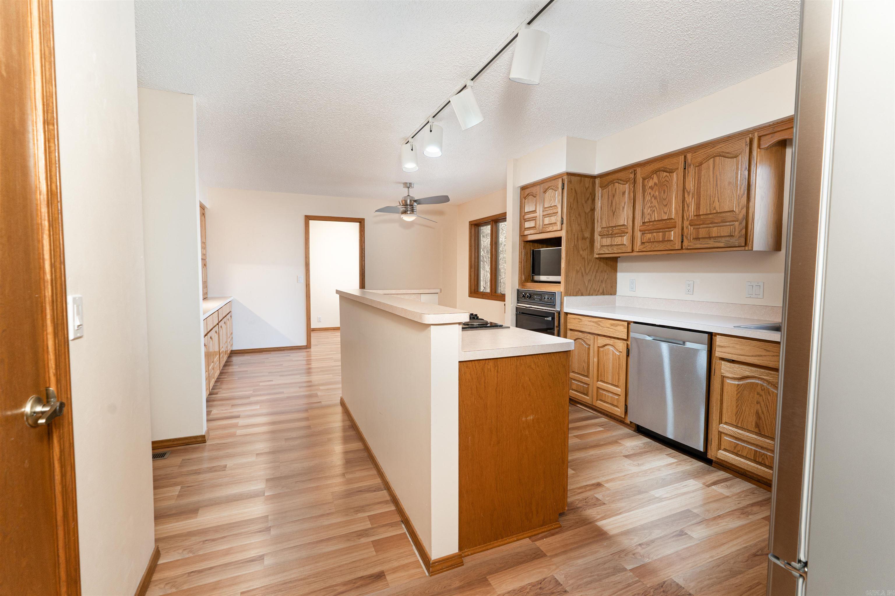 19  Emanuel  Hot Springs Village, AR
