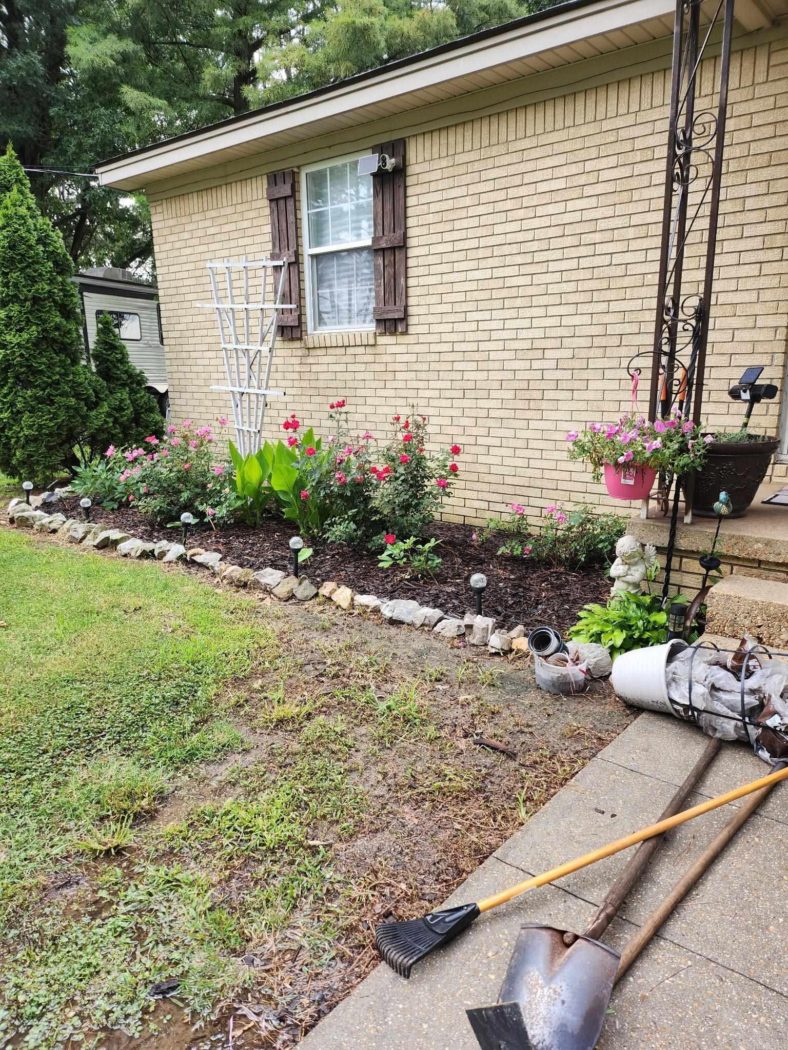 1843  CR 533  Rector, AR