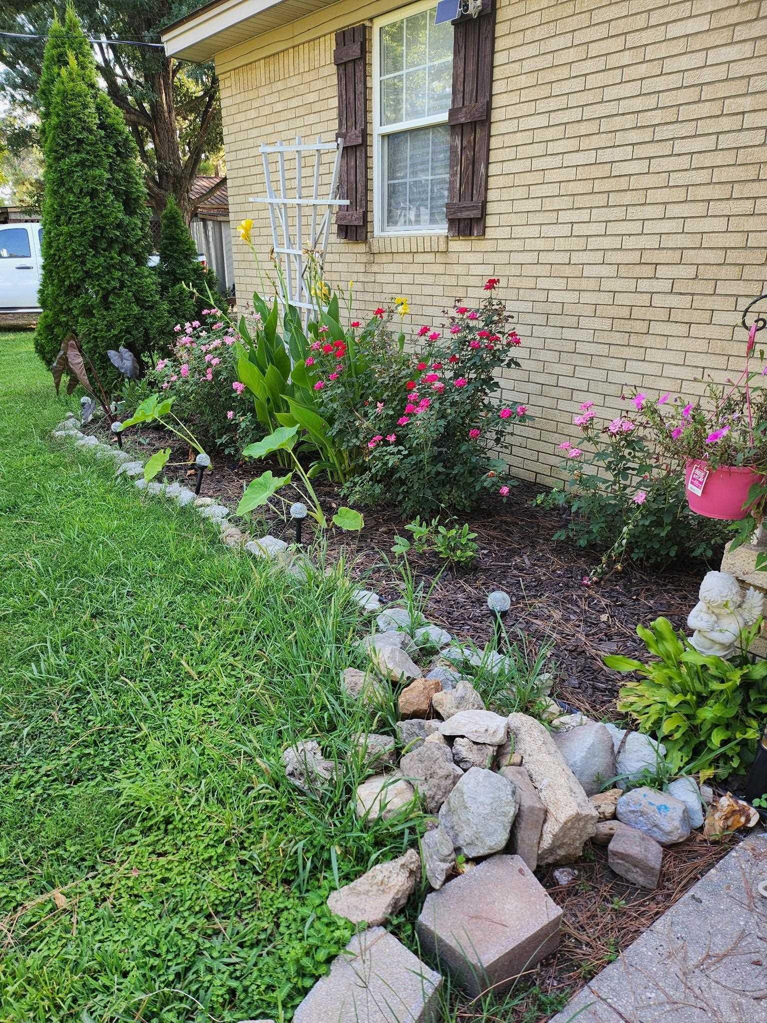 1843  CR 533  Rector, AR