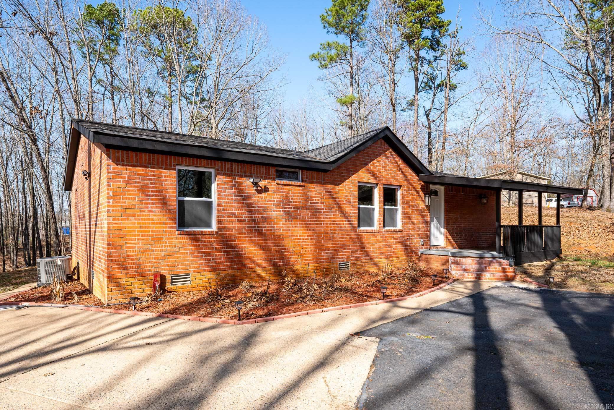 6220  Stevens Rd  Hensley, AR