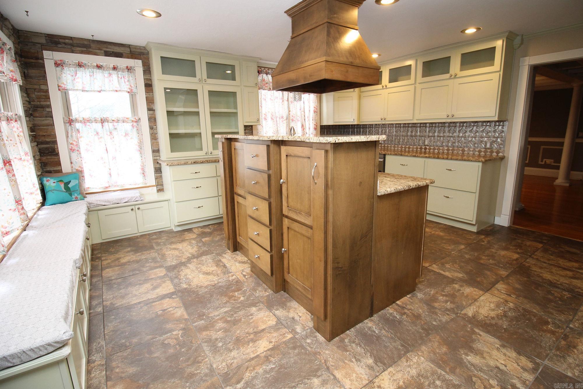 1811  Countryside Lane  Paragould, AR